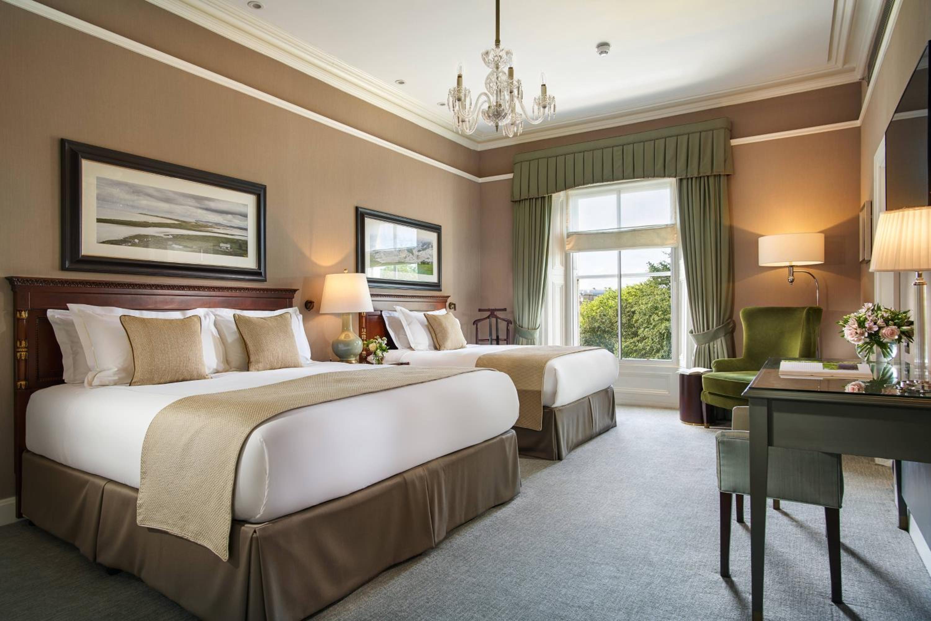 Large One-Bedroom Suite with Two Double Beds