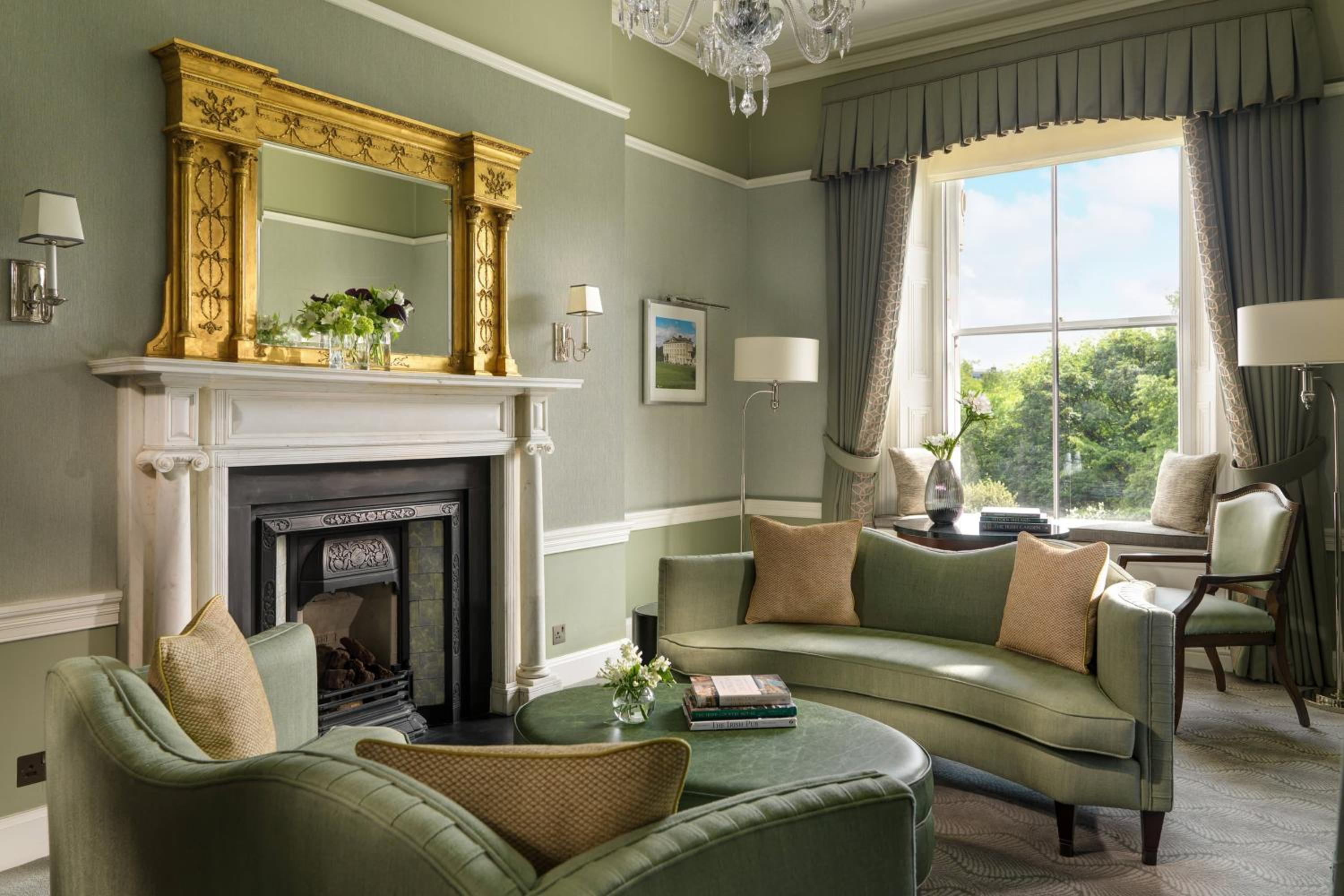 Large One-Bedroom King Suite