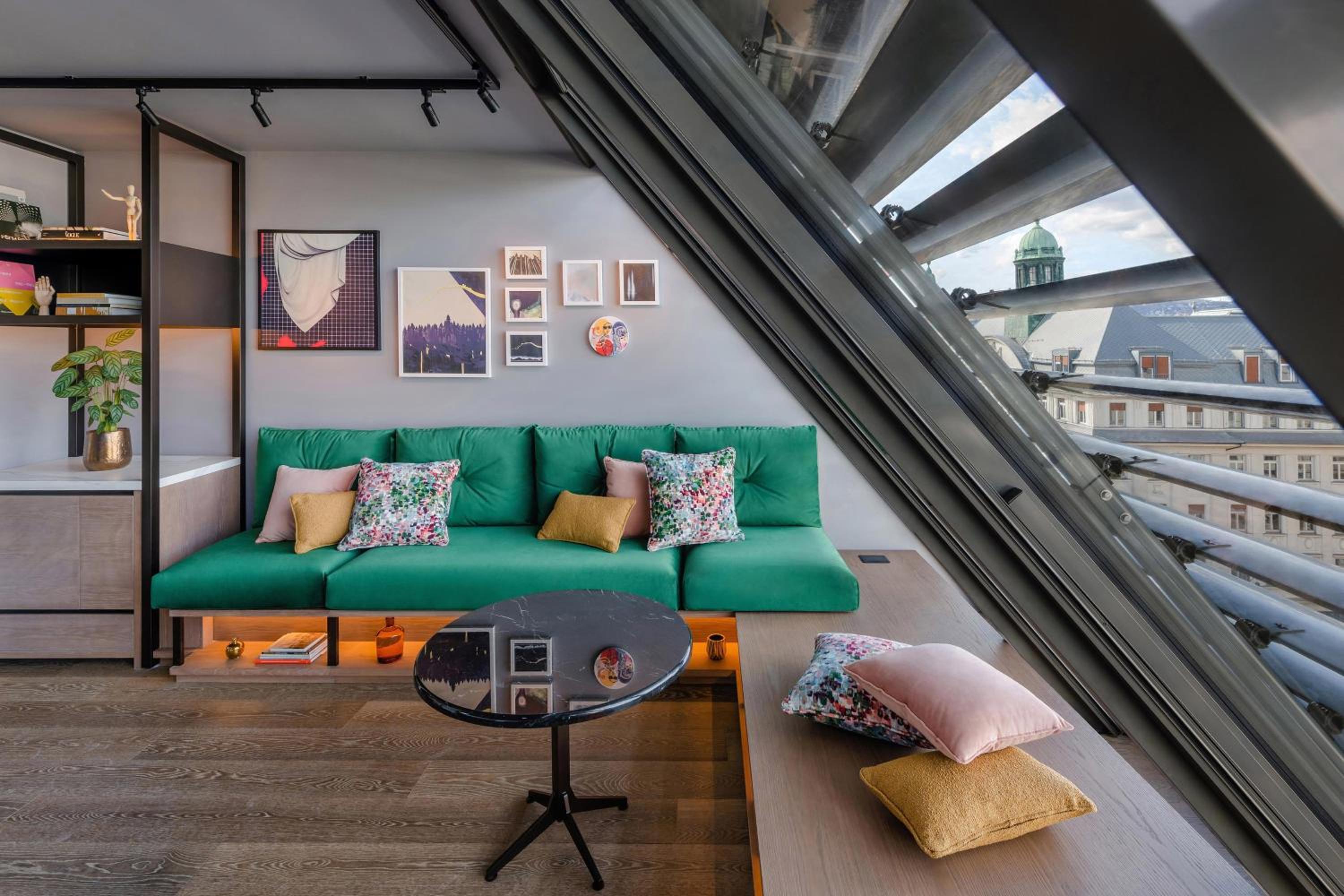 Loft King Room with City View - Top Floor