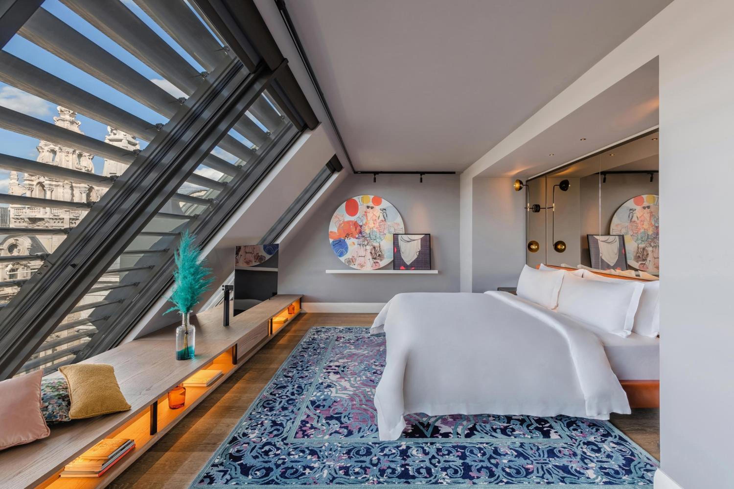 Loft King Room with City View - Top Floor