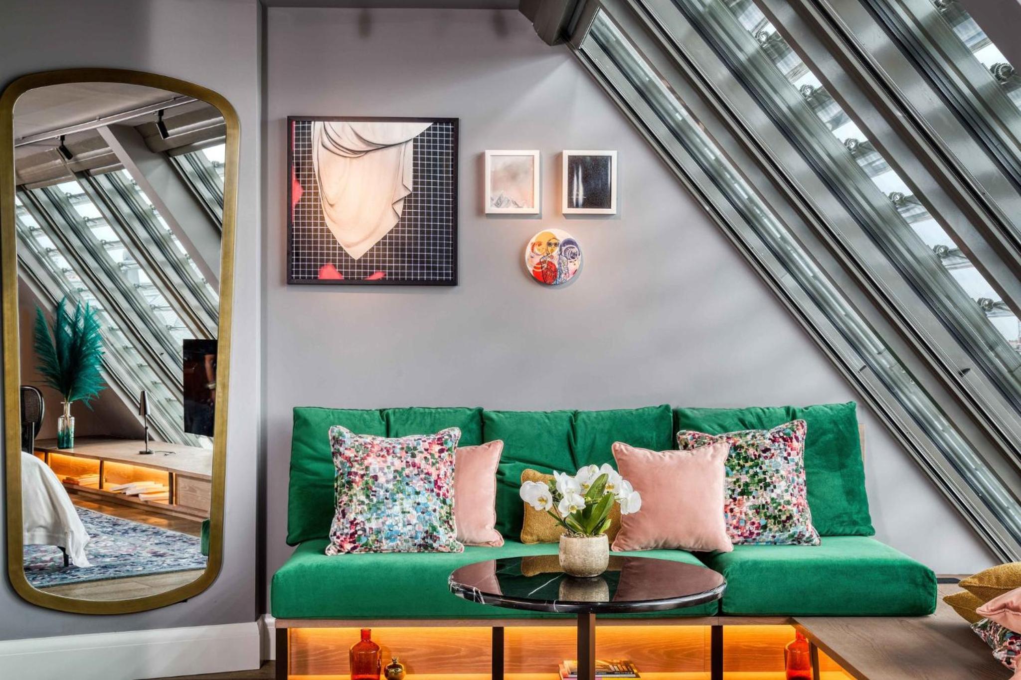 Loft Room Danube View, Guest room, 1 King, Danube River view thumbnail 5