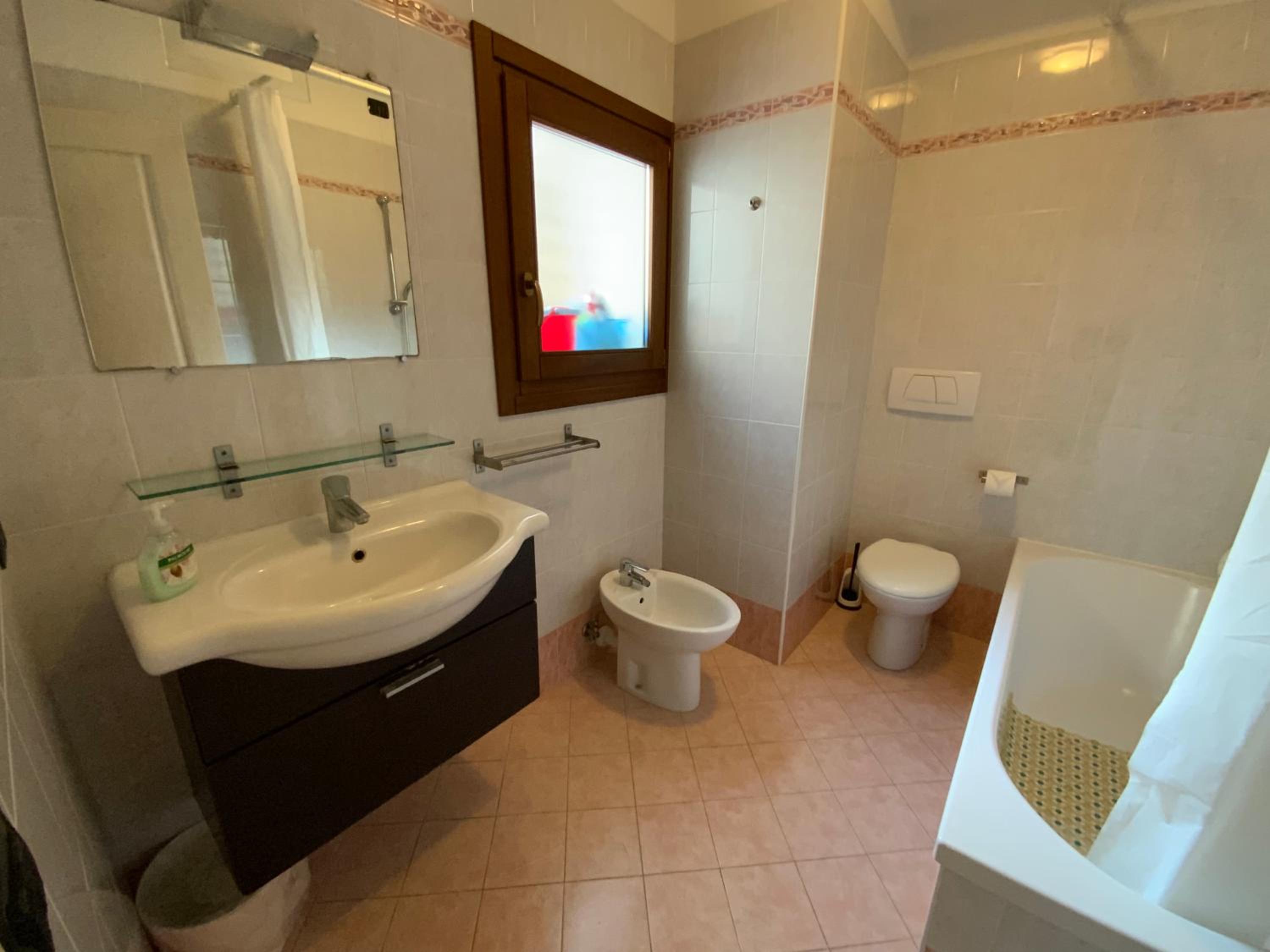 Two-Bedroom Apartment - Photo 2