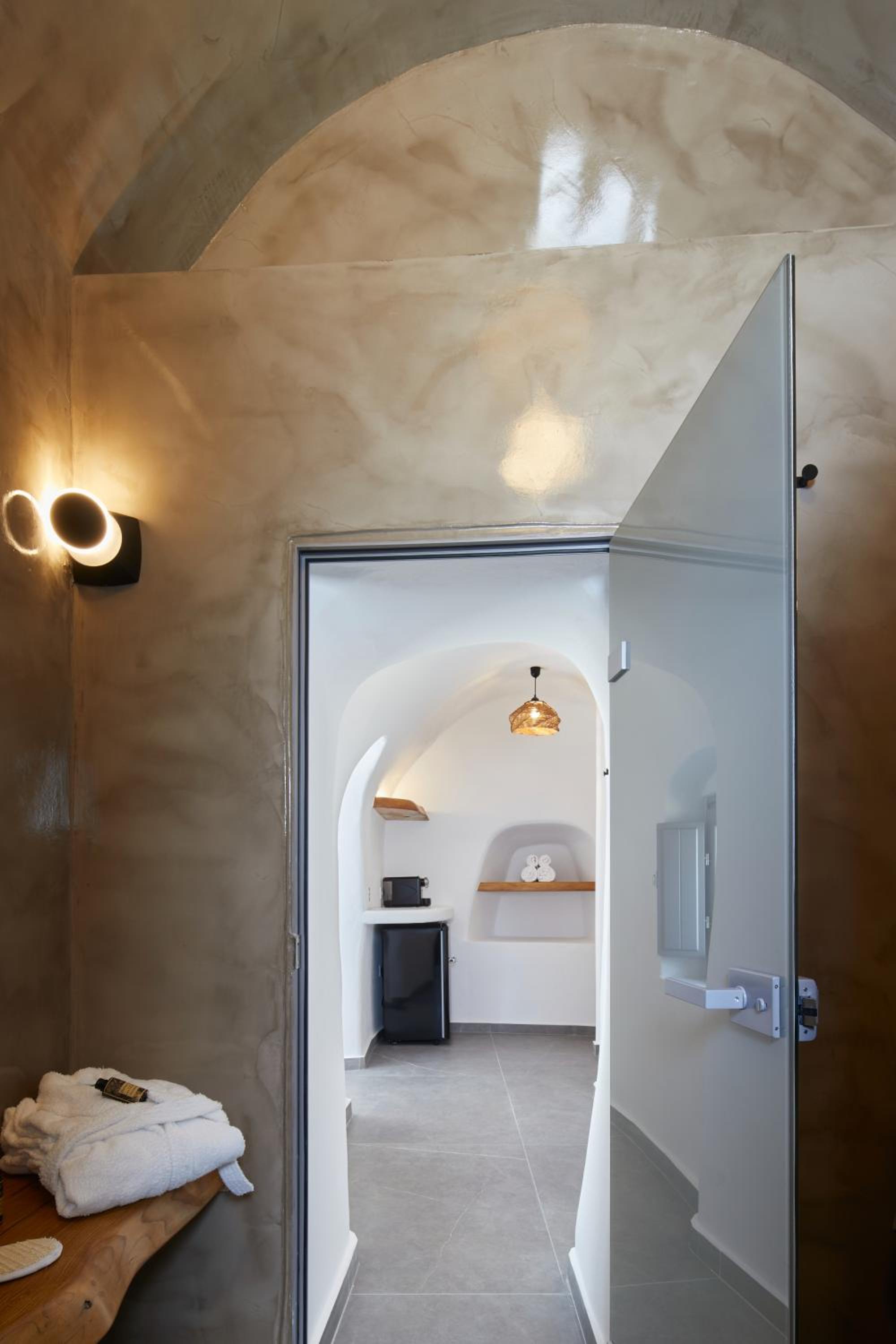 Deluxe Suite with outdoor heated jetted tub - Photo 1