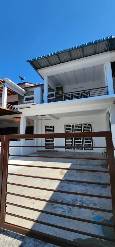 Four-Bedroom House photo 1