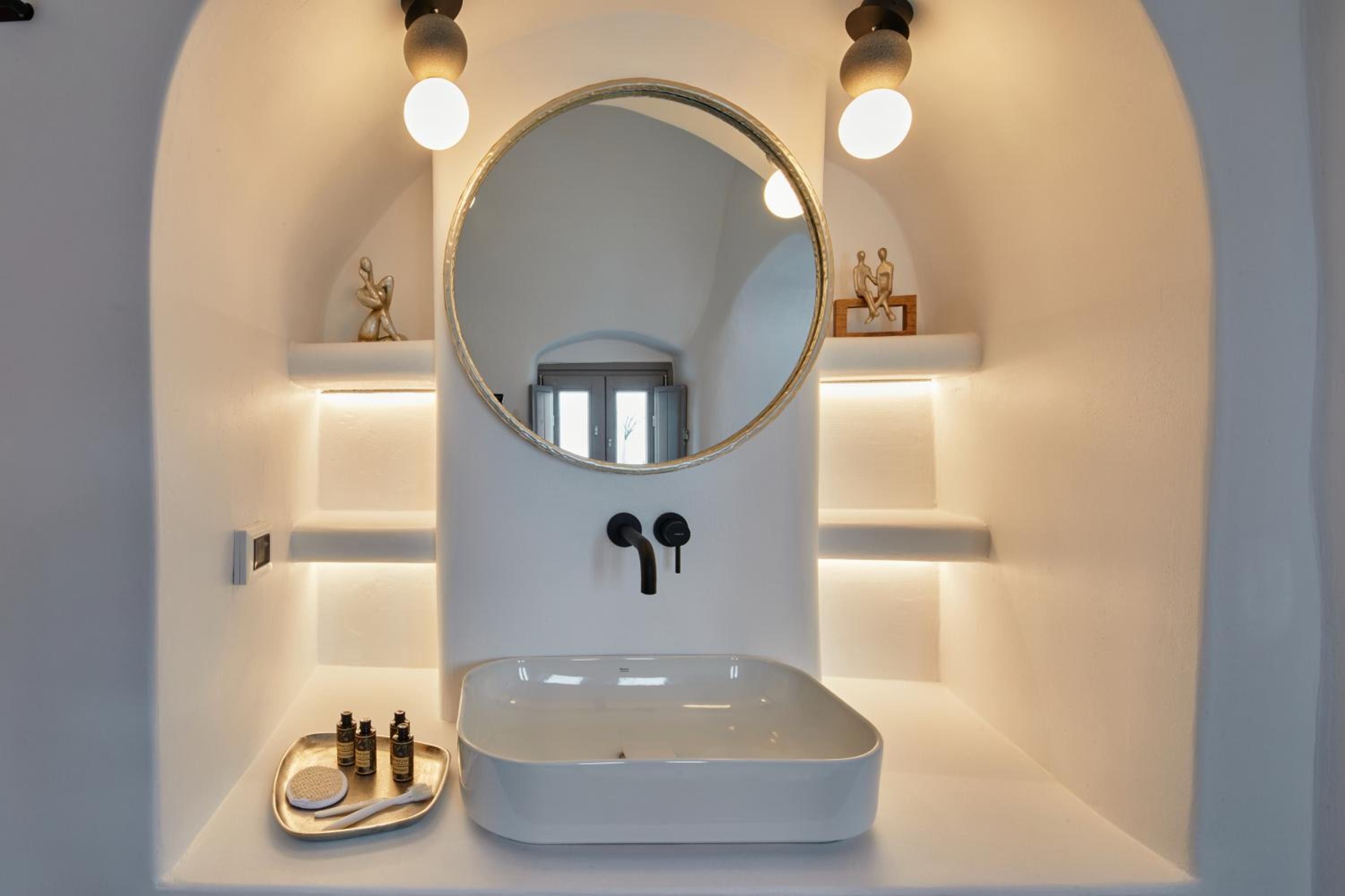 Deluxe Suite with outdoor heated jetted tub - Photo 11