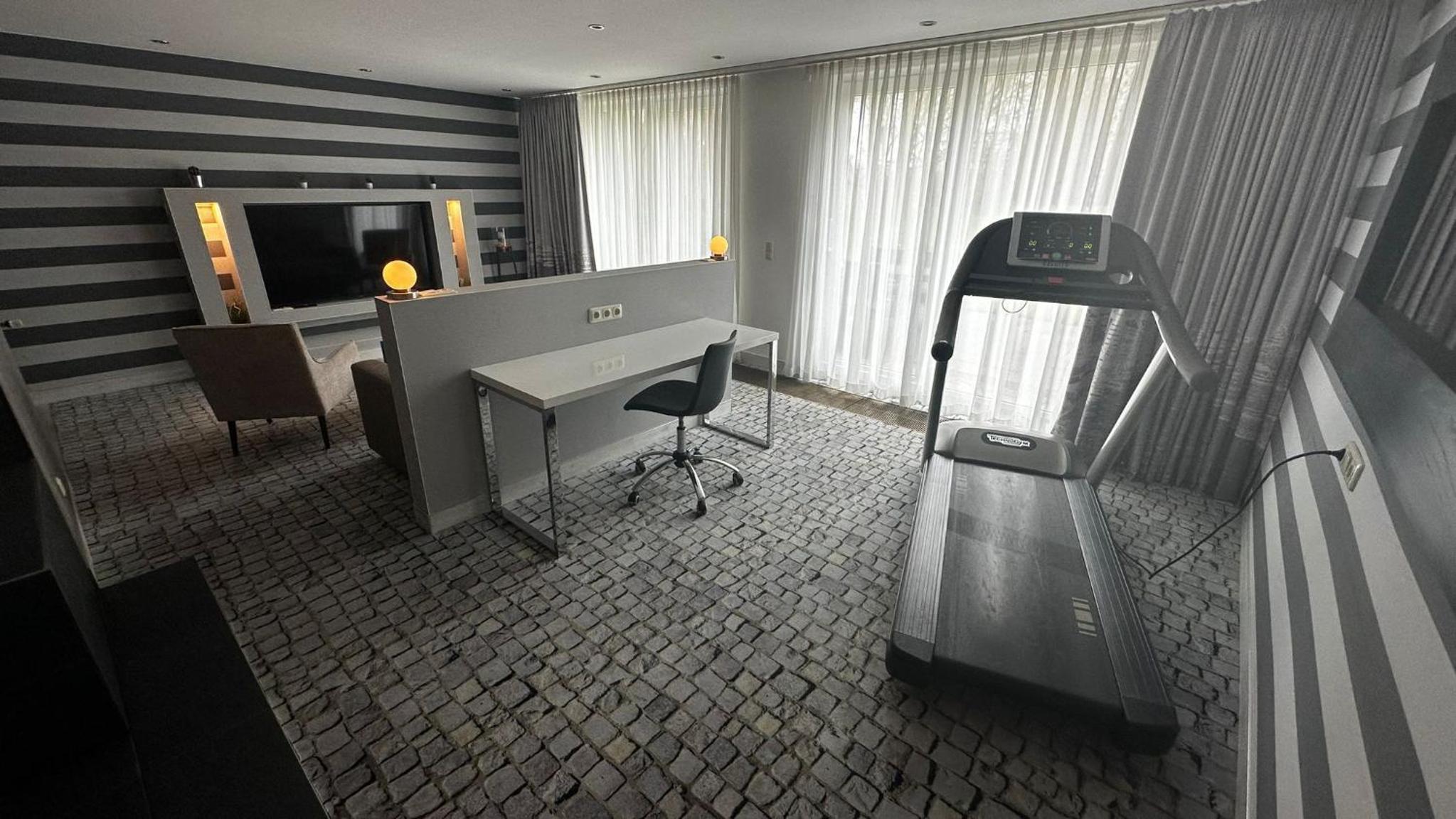 Suite with Terrace - Photo 13