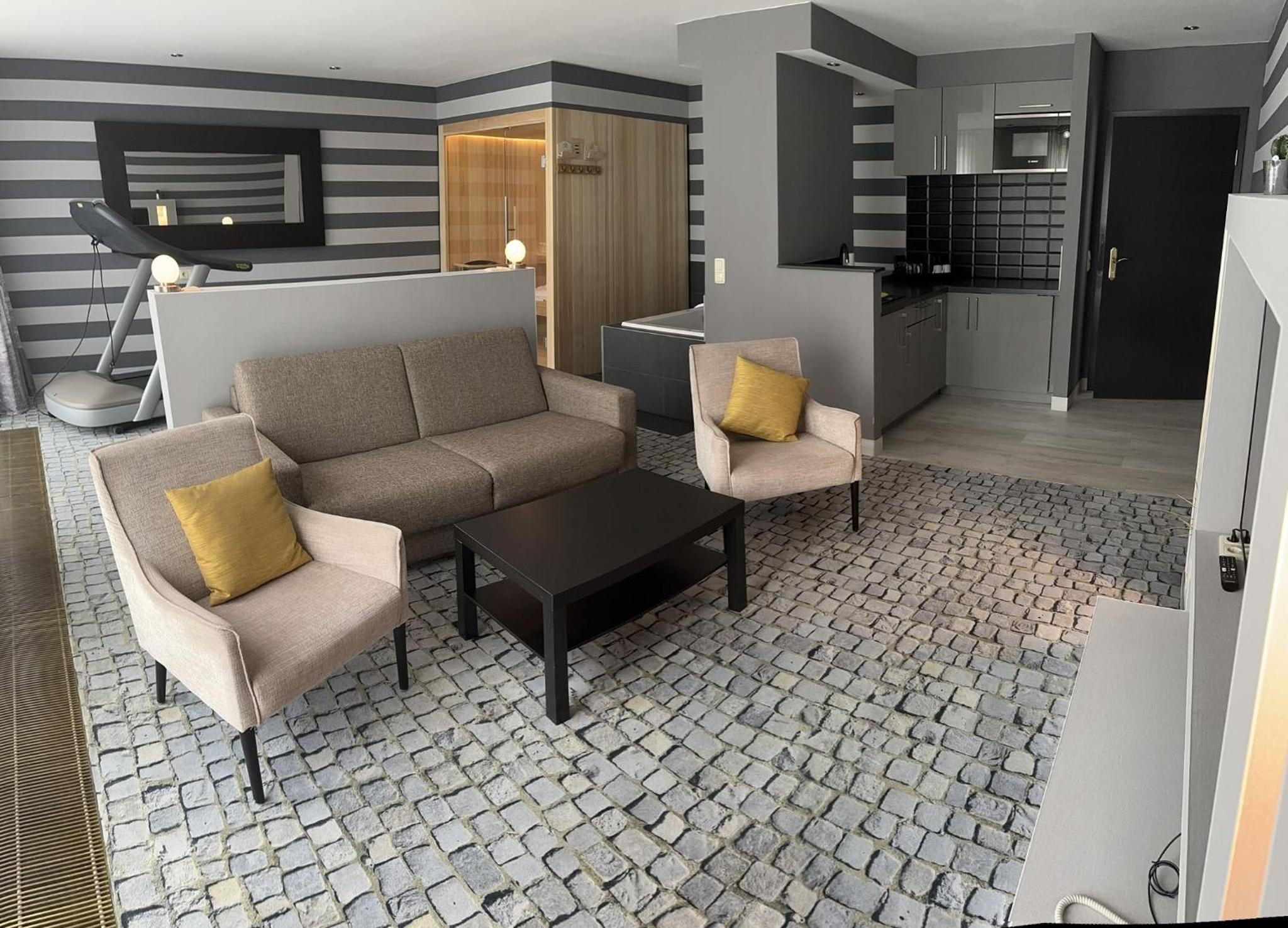 Suite with Terrace - Photo 8