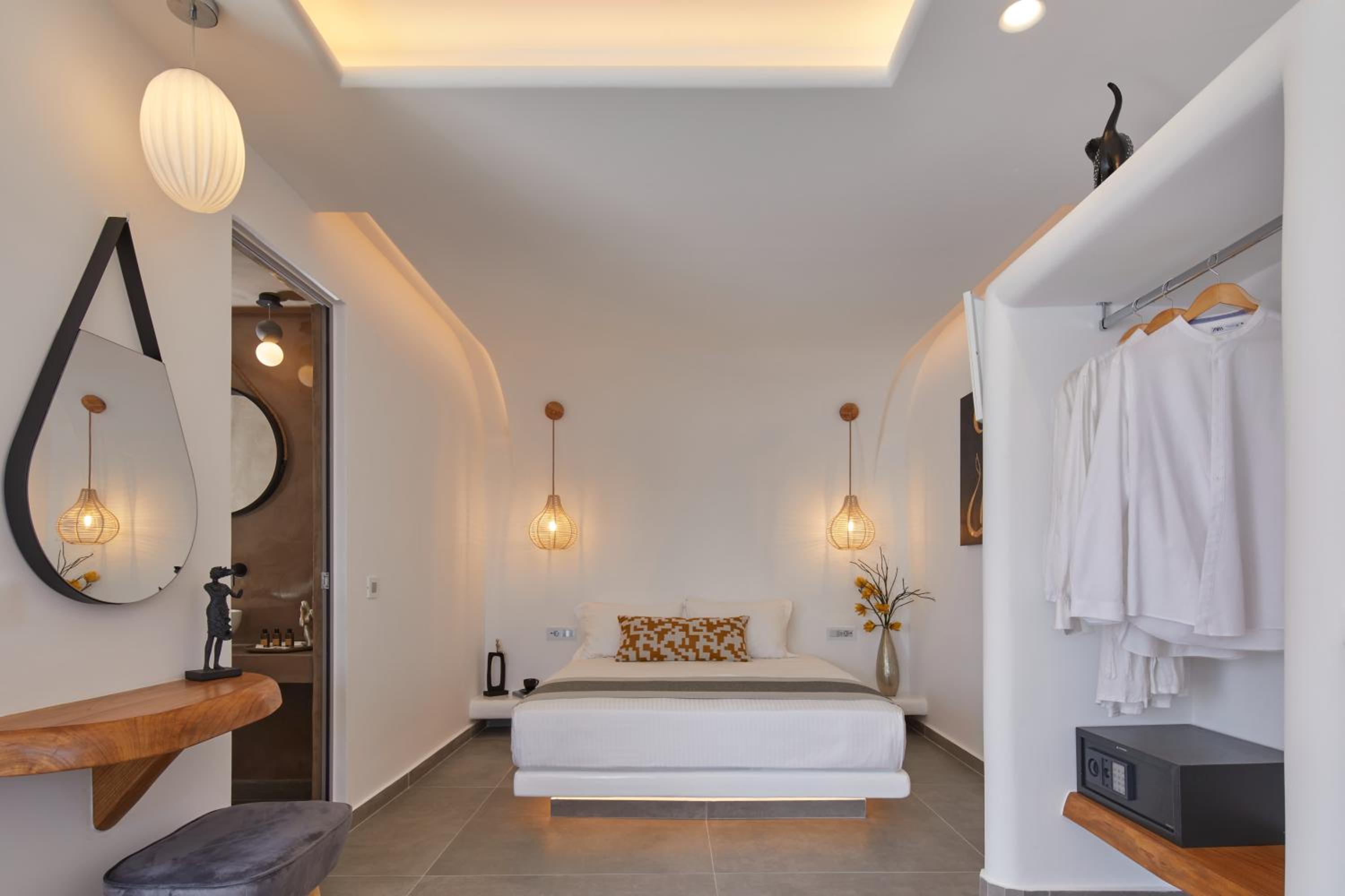 Family Suite with Outdoor Heated Jetted Tub - Photo 2