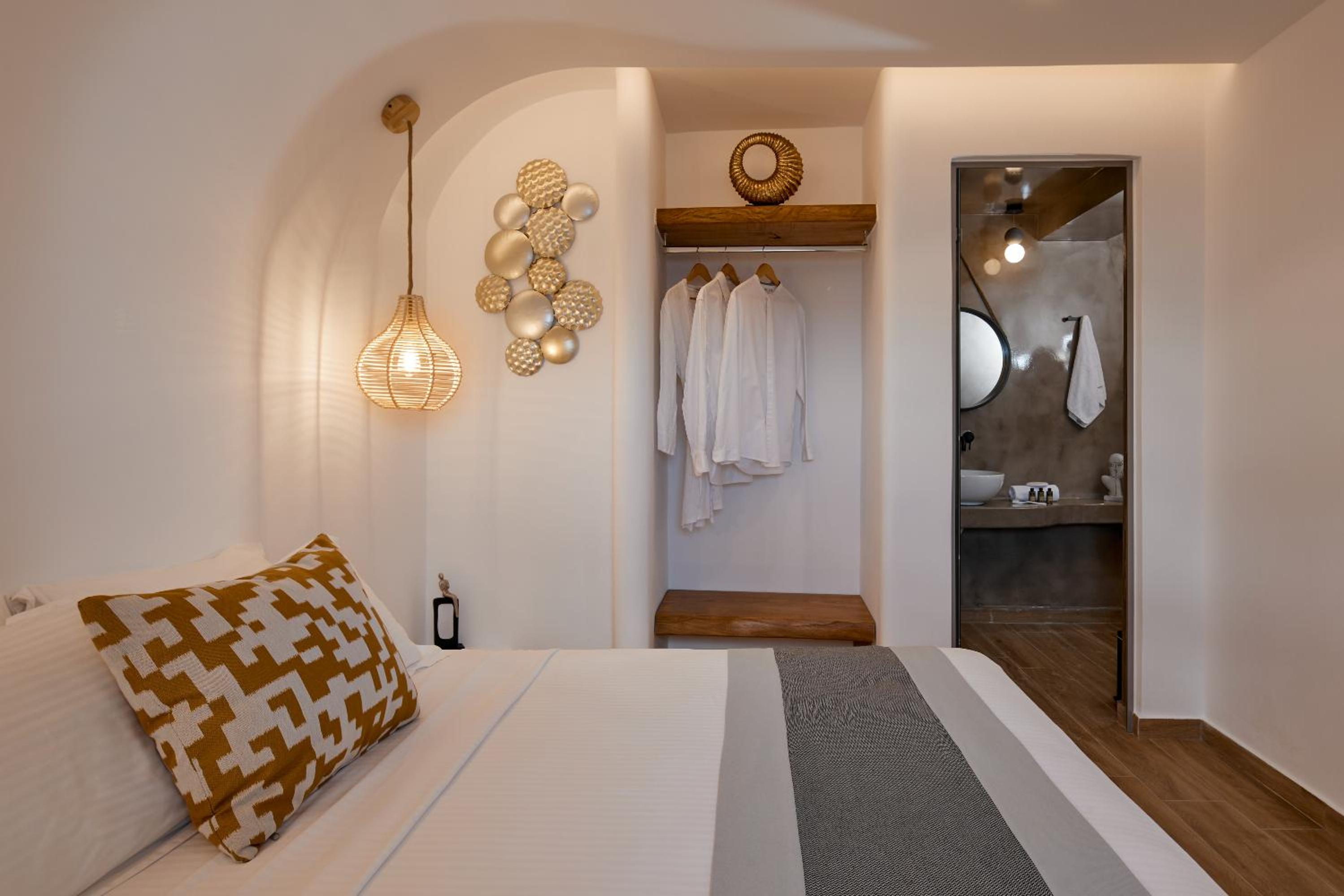 Family Suite with Outdoor Heated Jetted Tub - Photo 3