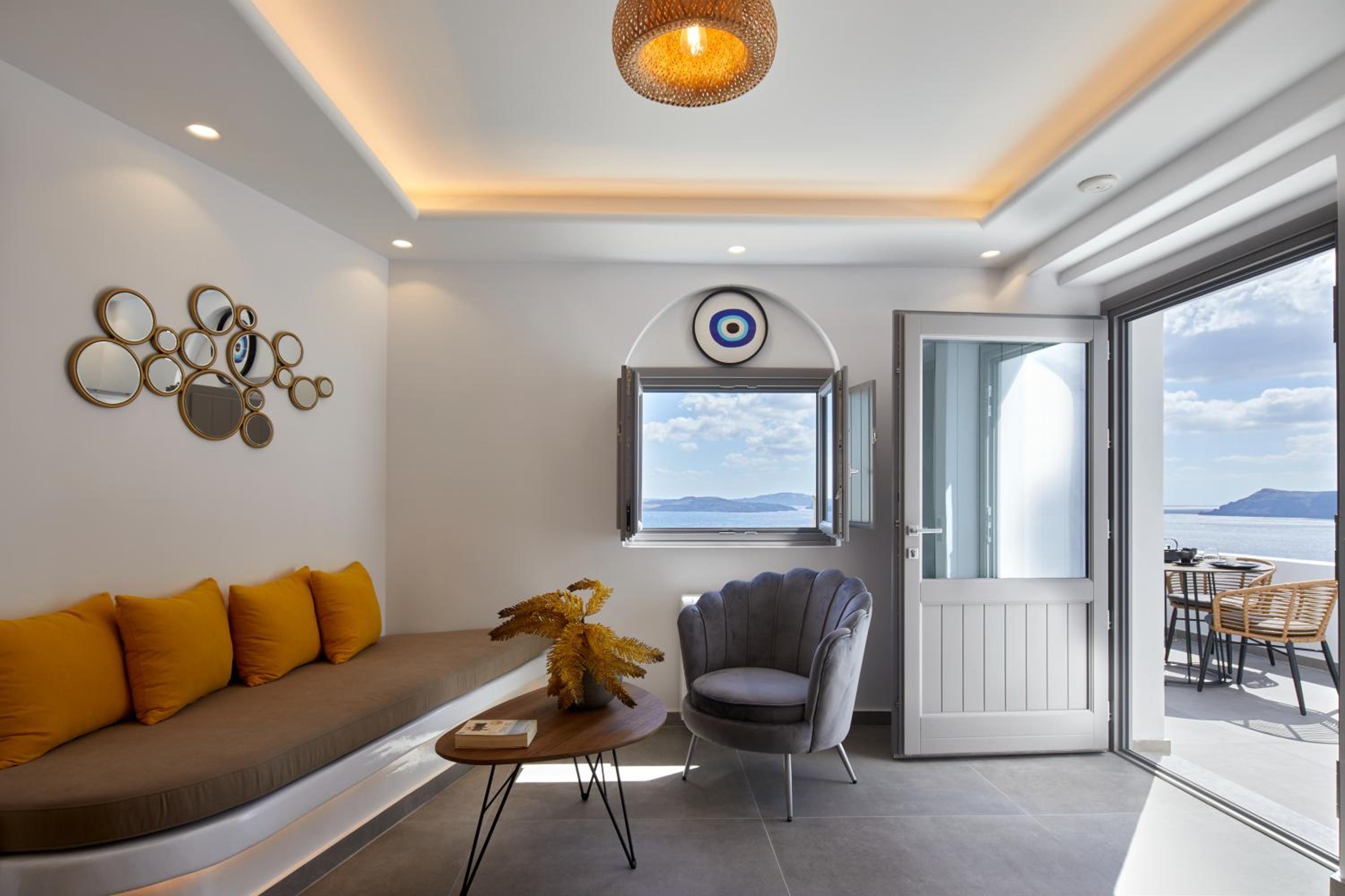 Family Suite with Outdoor Heated Jetted Tub - Photo 10