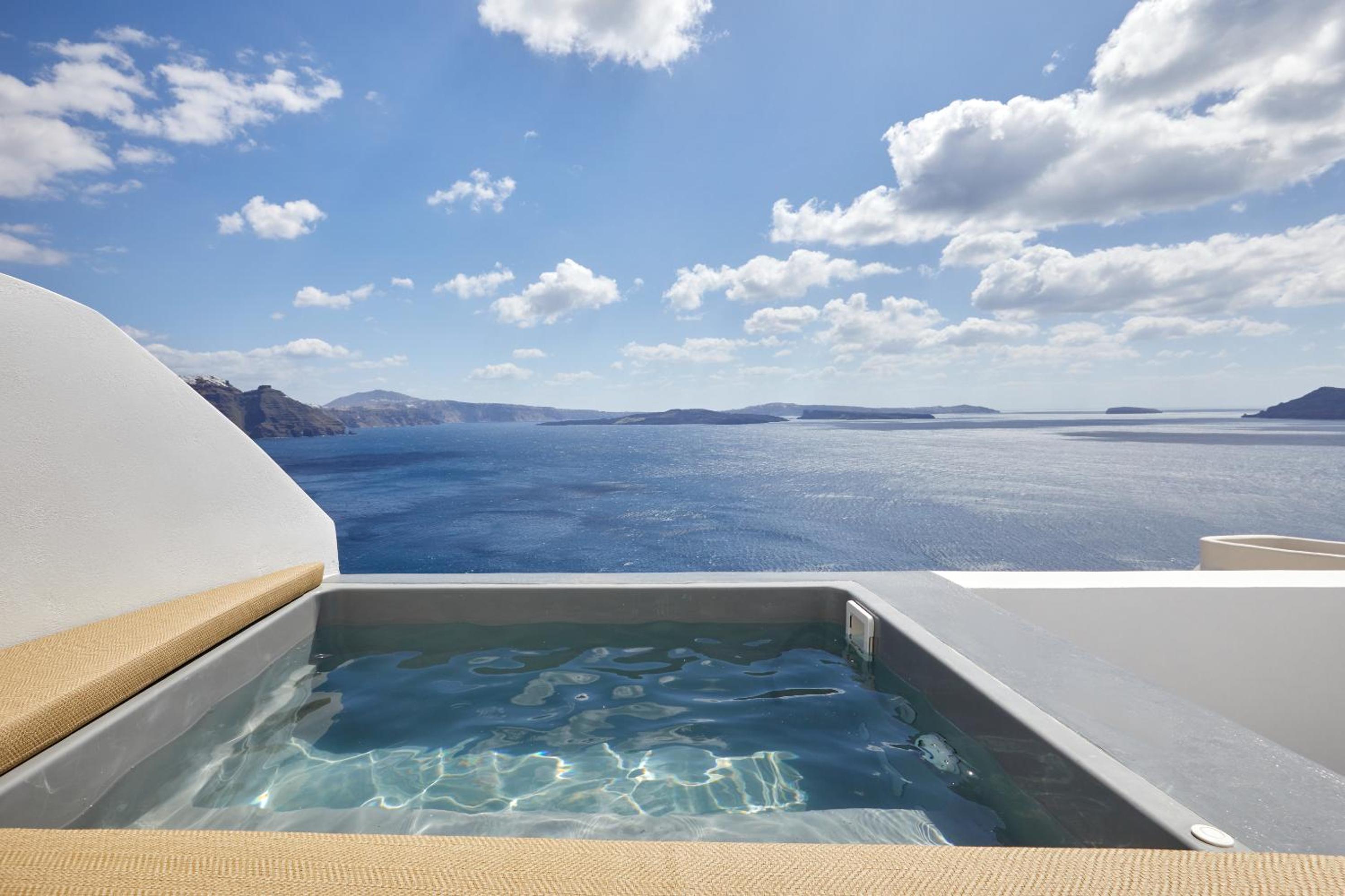 Family Suite with Outdoor Heated Jetted Tub - Photo 13