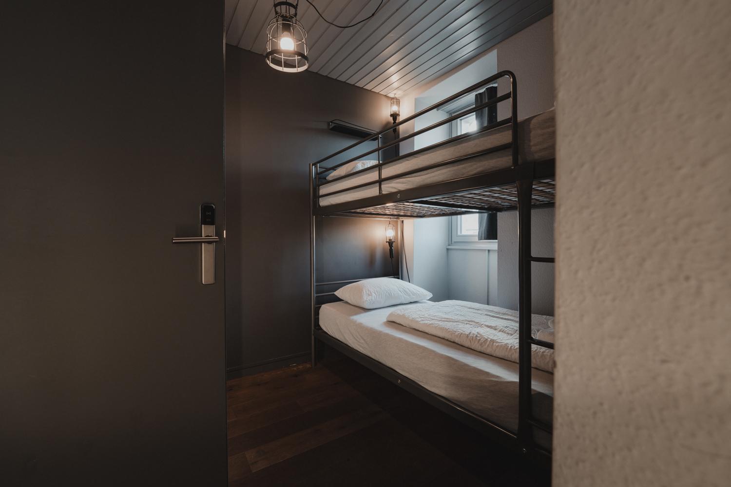 Quadruple Room with Private Bathroom photo 3