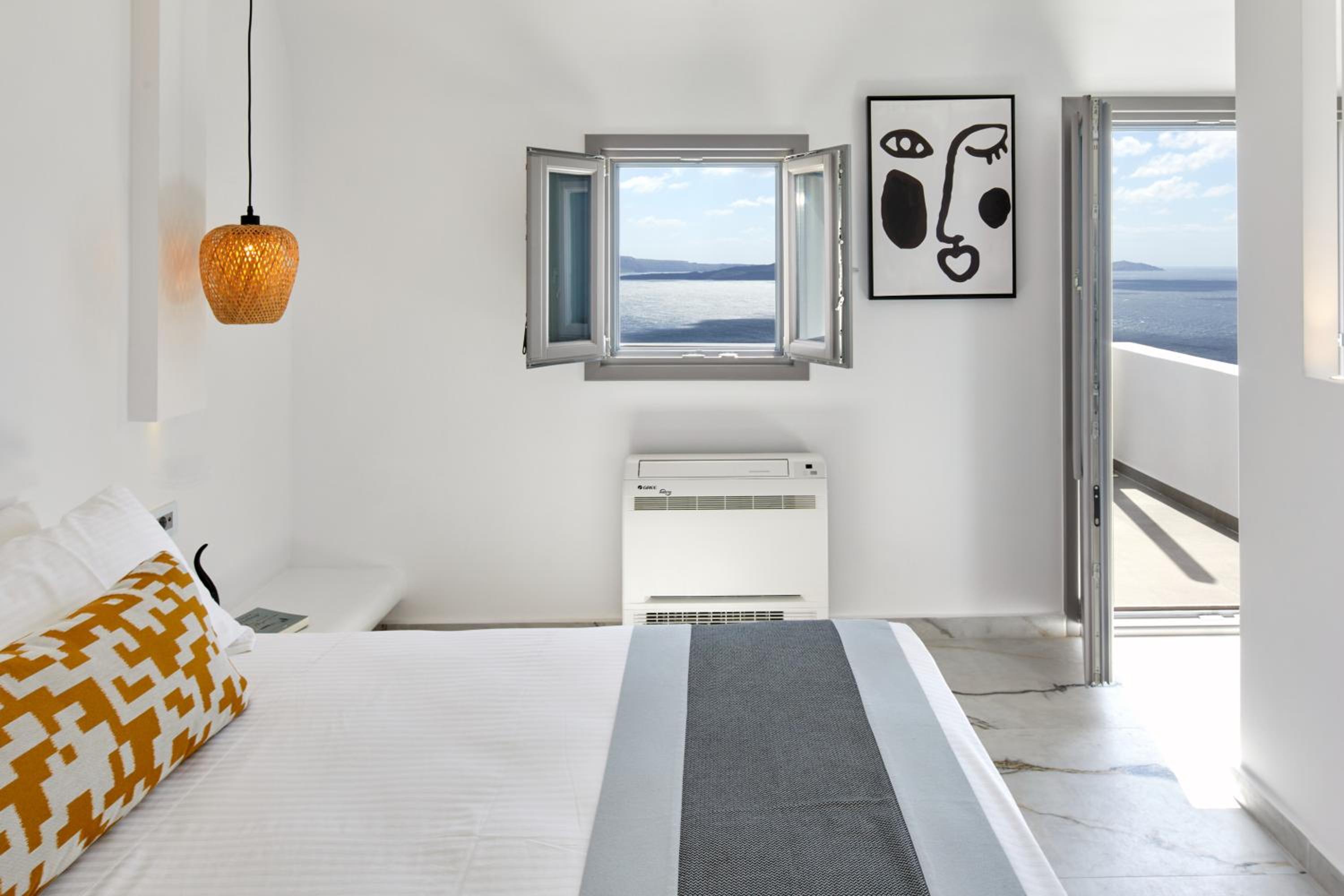 Honeymoon Suite with outdoor heated jetted tub photo 1