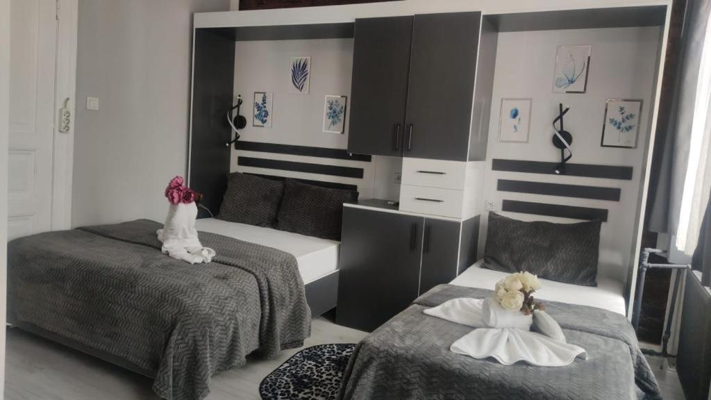 Family Room photo 1