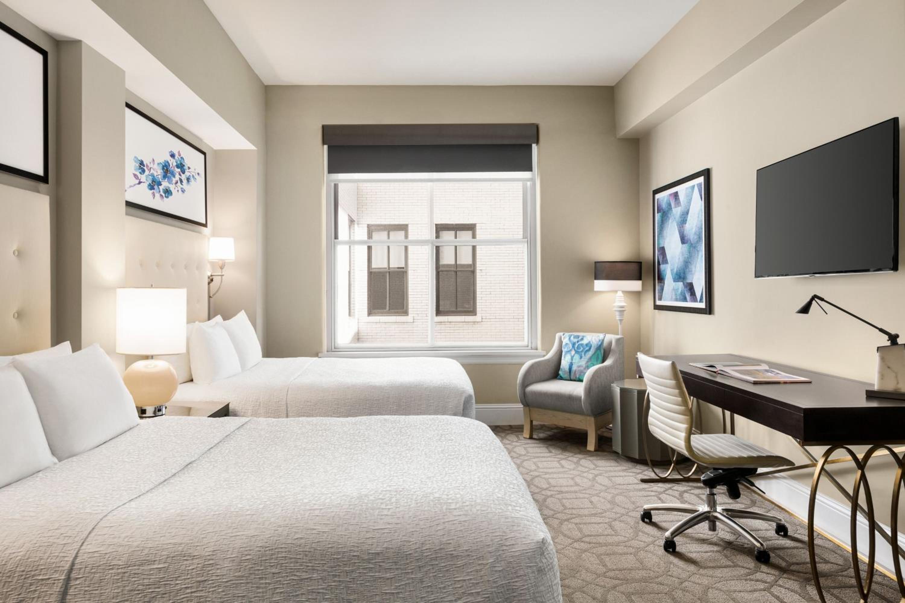 Guest Room with Two Queen Bed - Photo 4