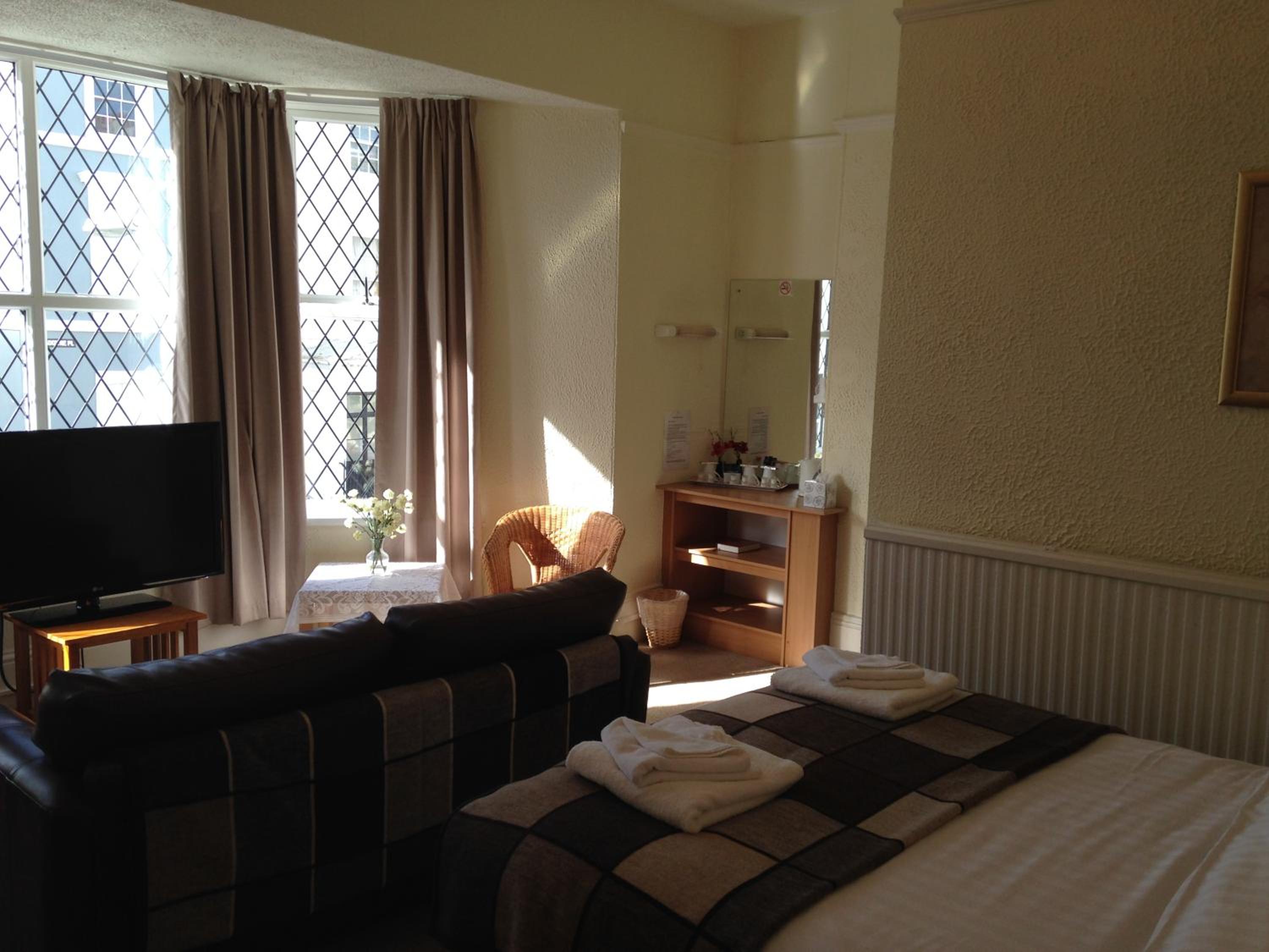 Deluxe Family Suite photo 3