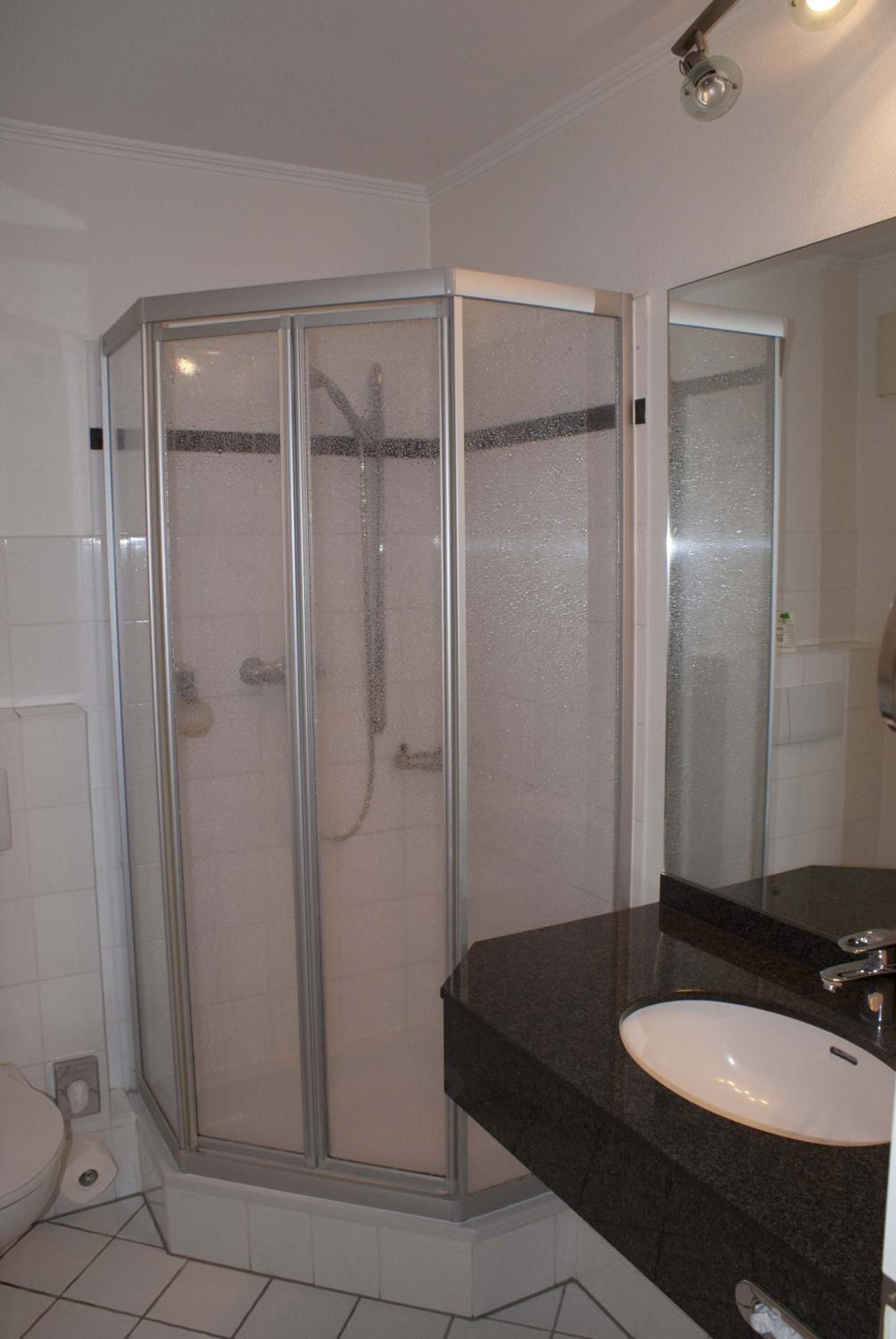 Double Room - Photo 8