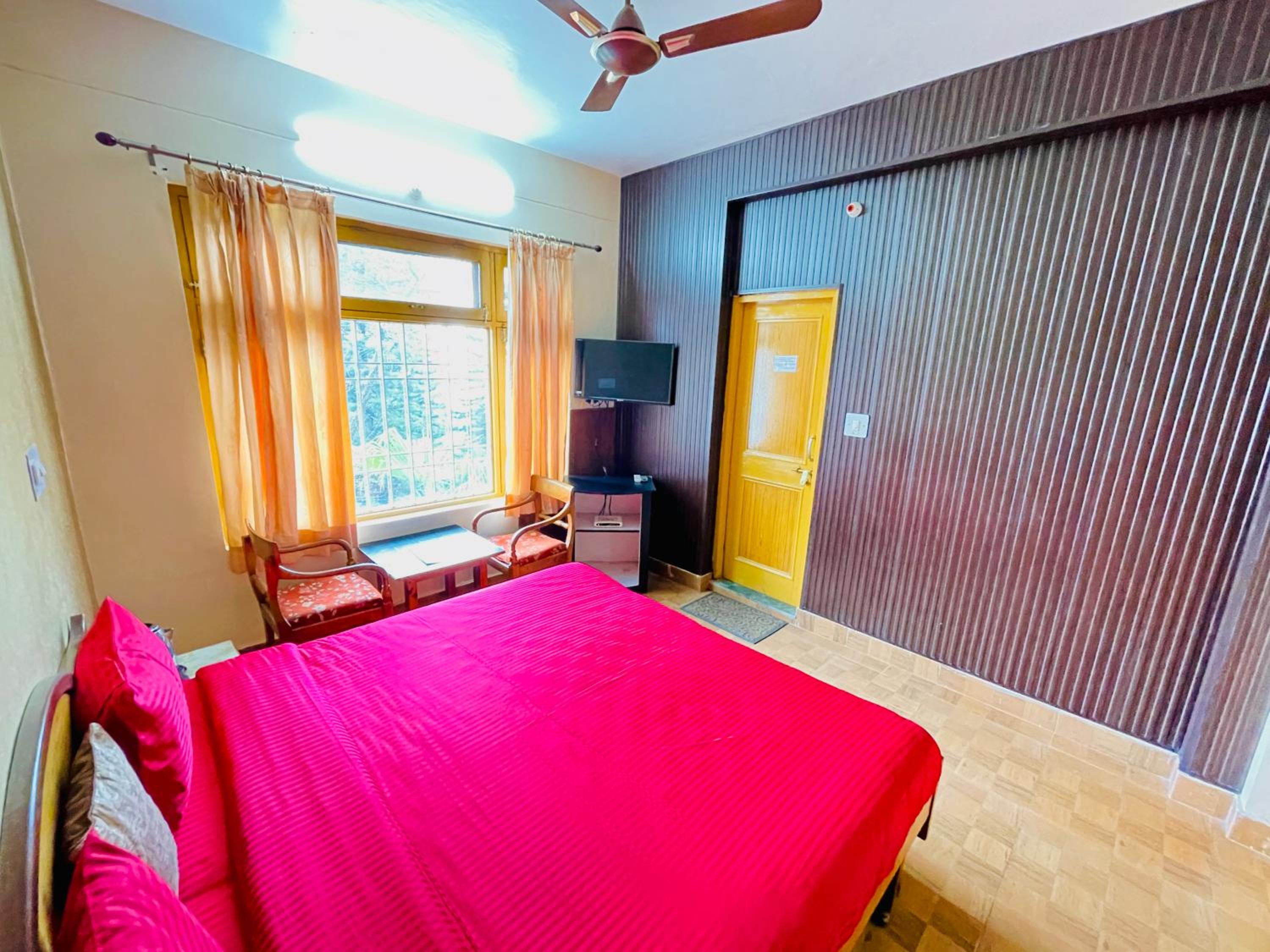 Standard Queen Room