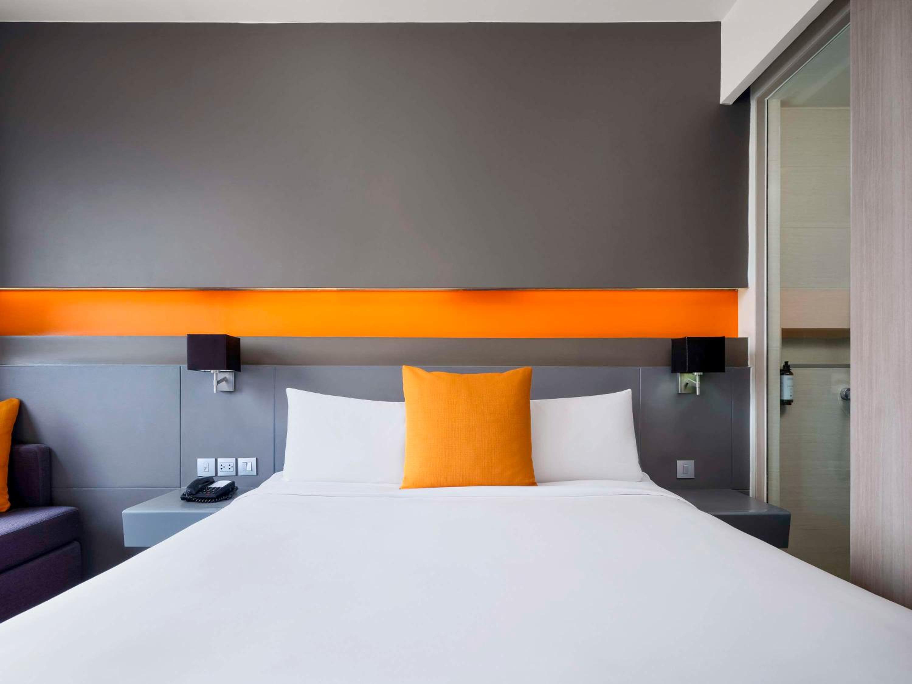 Deluxe Suite 1 Queen bed