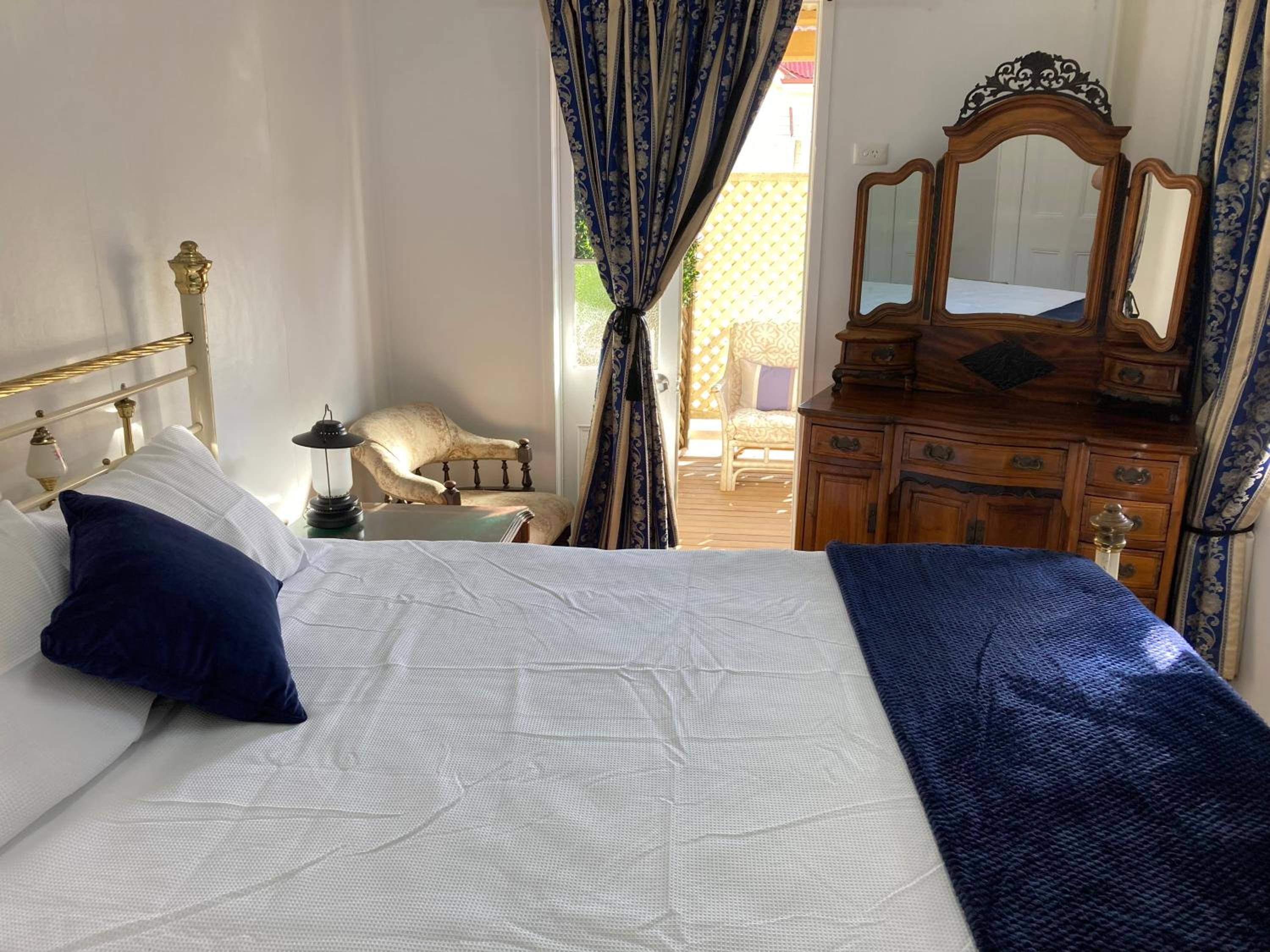 Queen Room photo 1