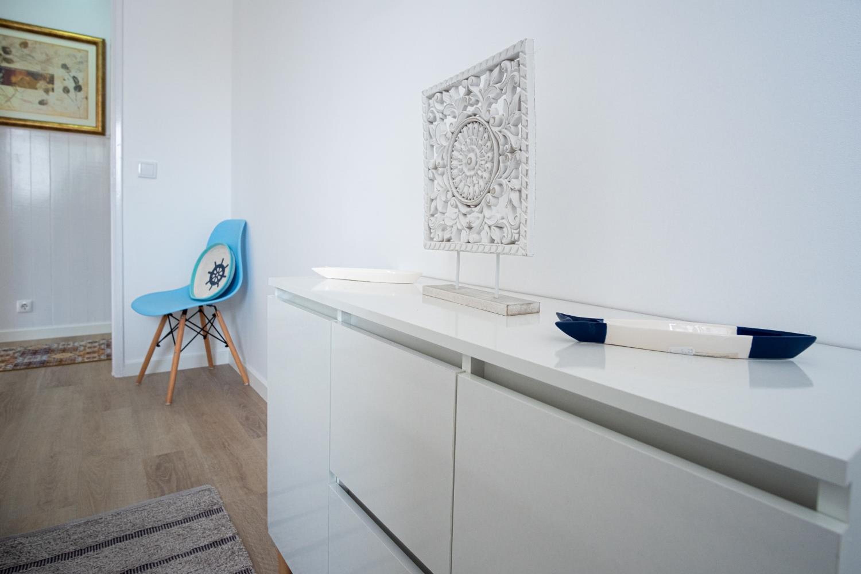 Three-Bedroom Apartment - Photo 25