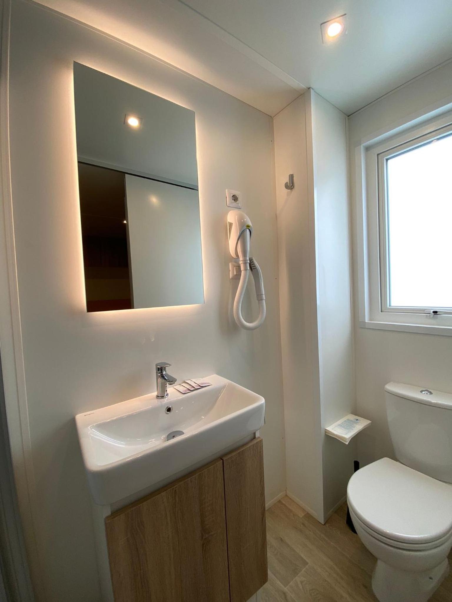 Mobile Home (2 Adults) photo 2