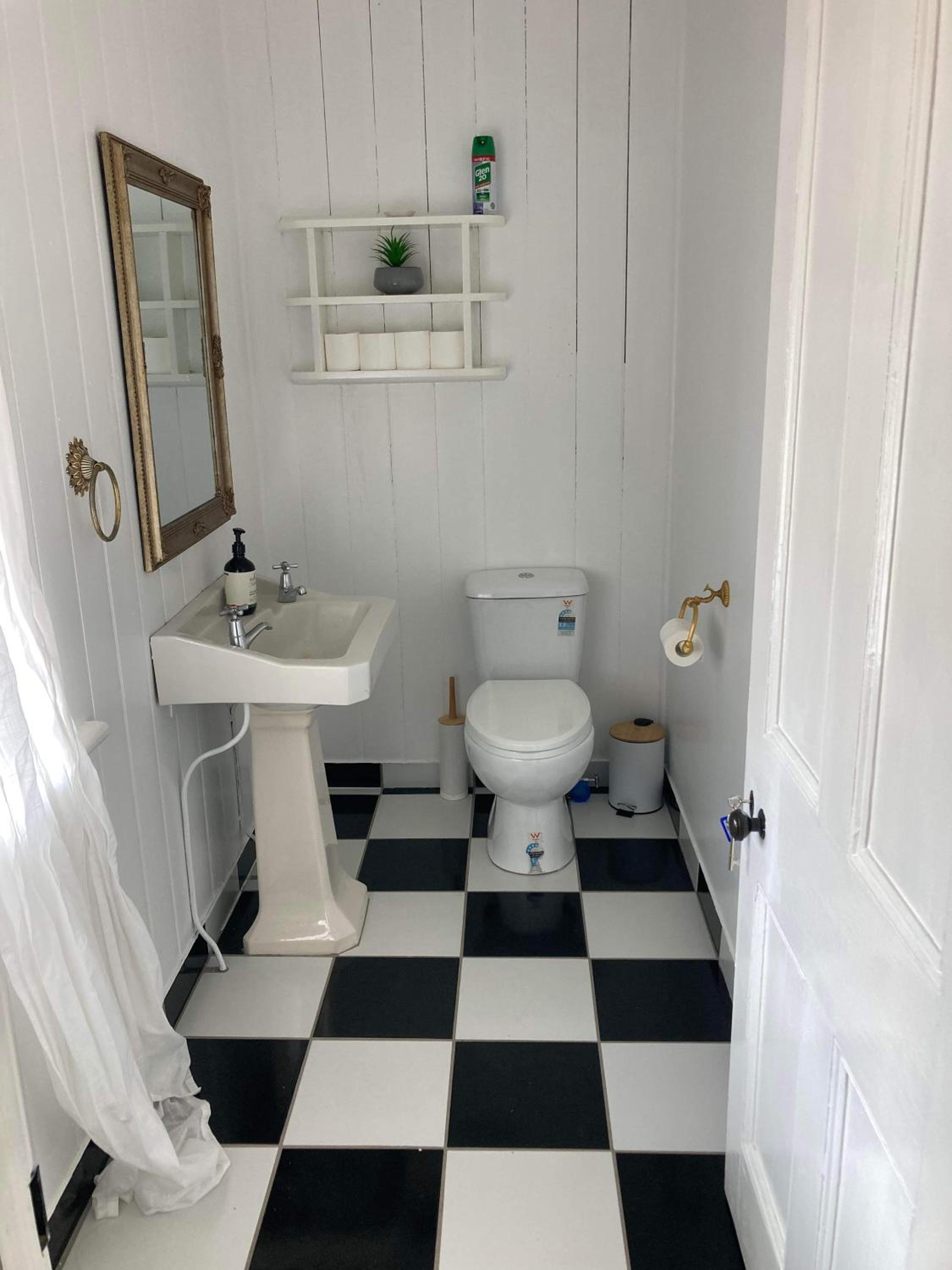 Queen Room photo 3