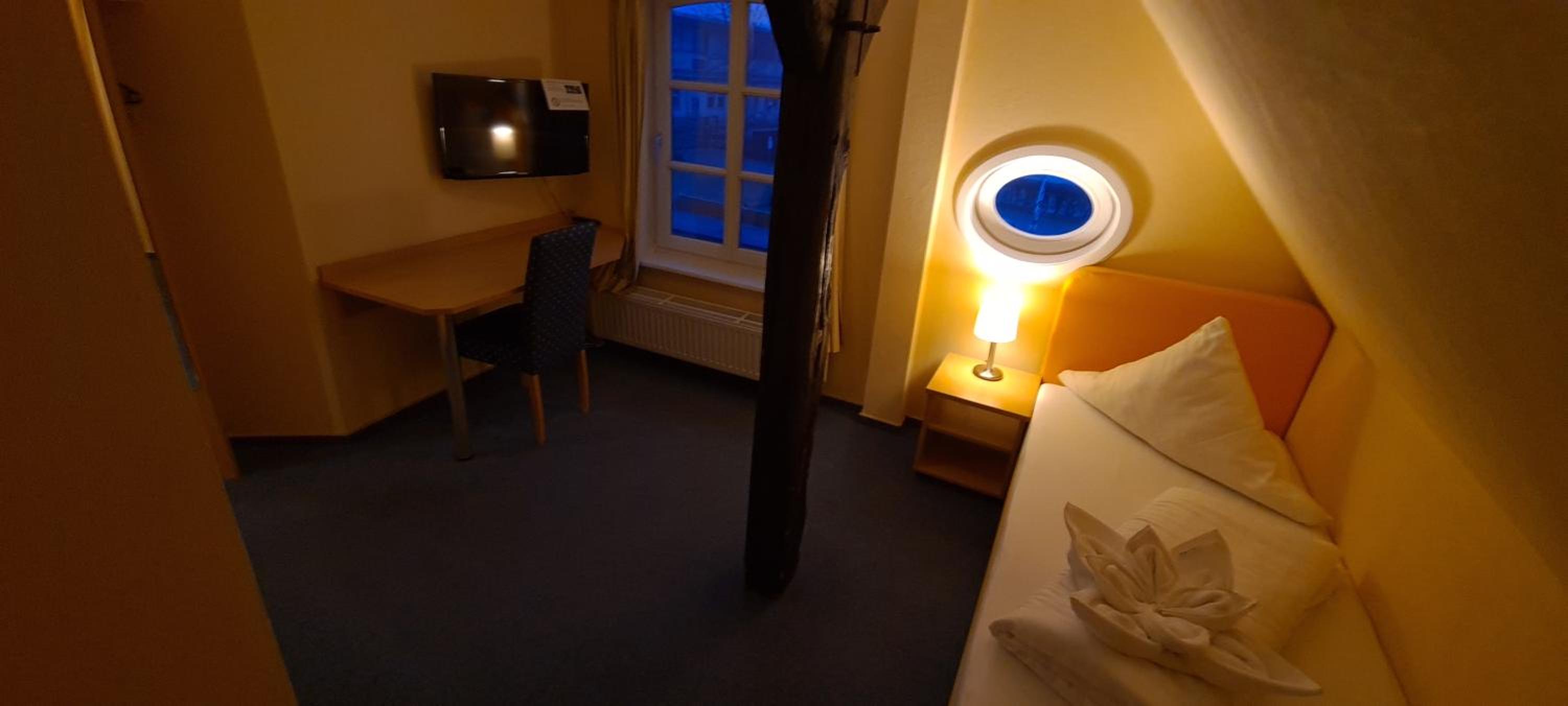 Budget Double or Twin Room - Photo 3