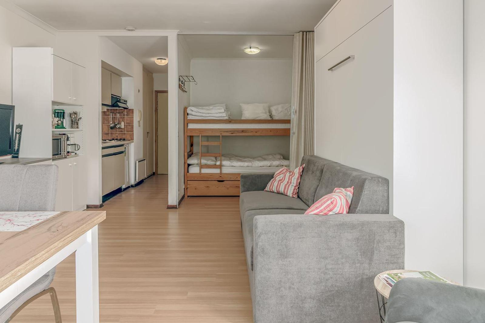 One-Bedroom Apartment photo 1