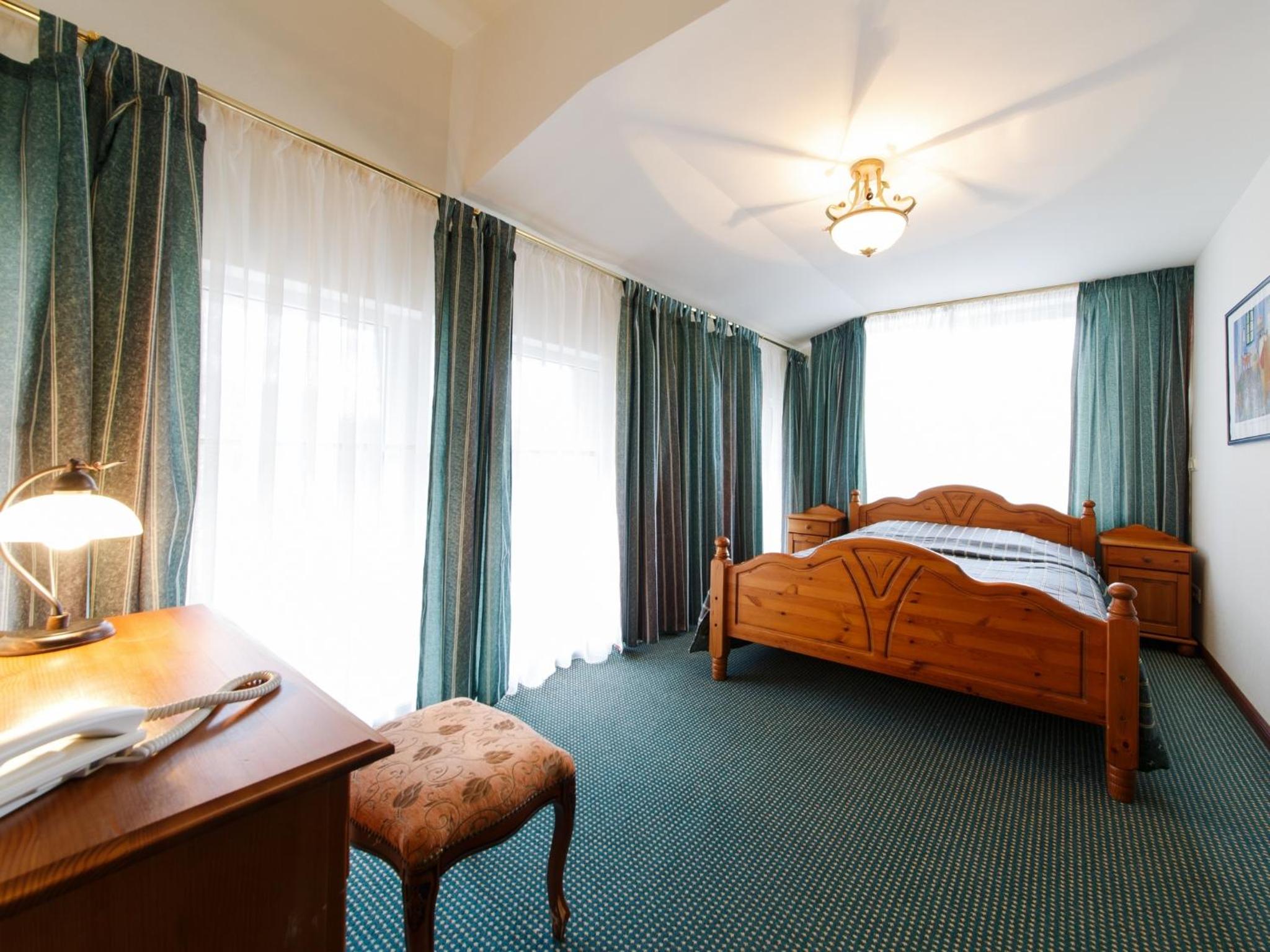 Suite with Spa Access photo 3