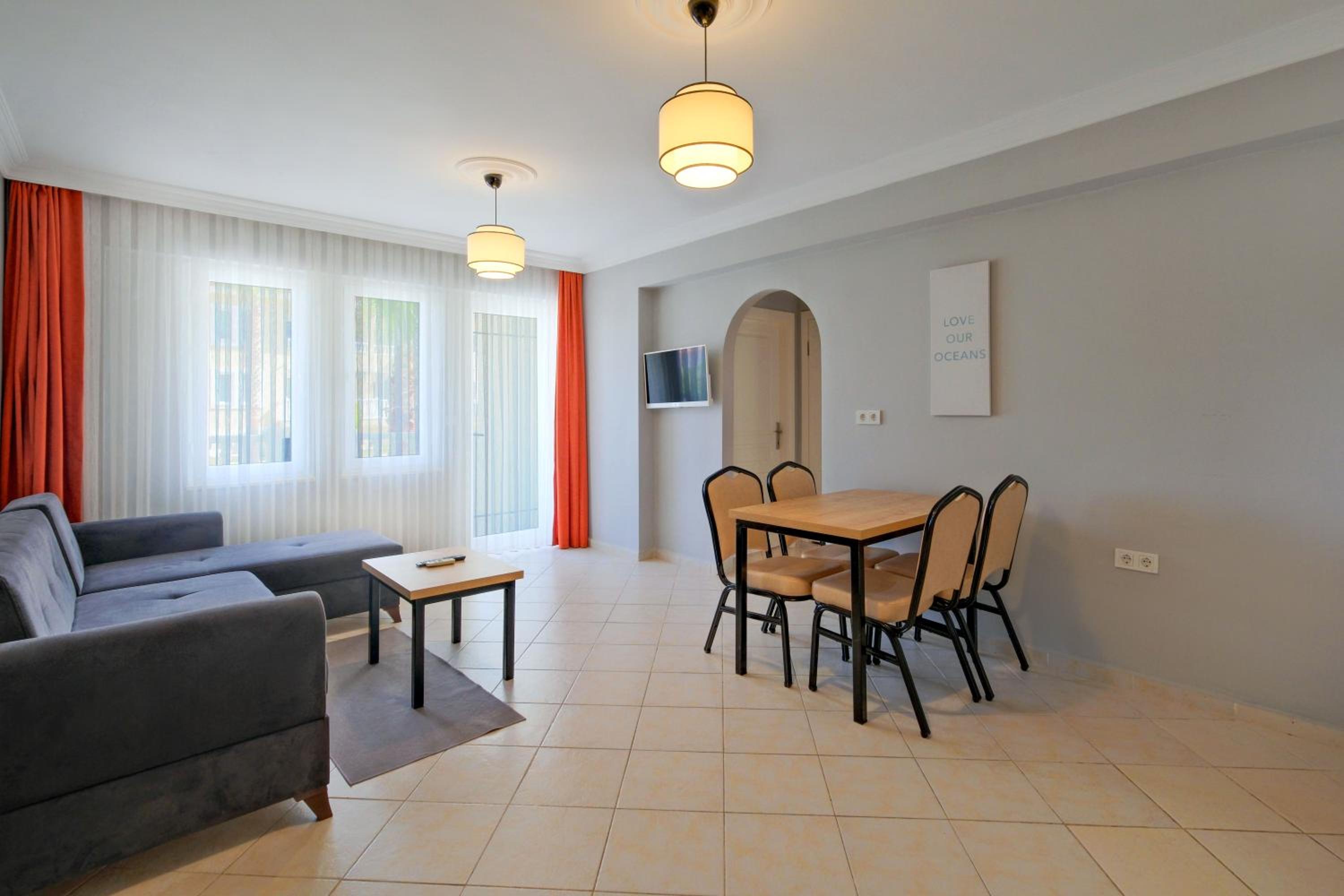 Two-Bedroom Apartment with Balcony photo 2