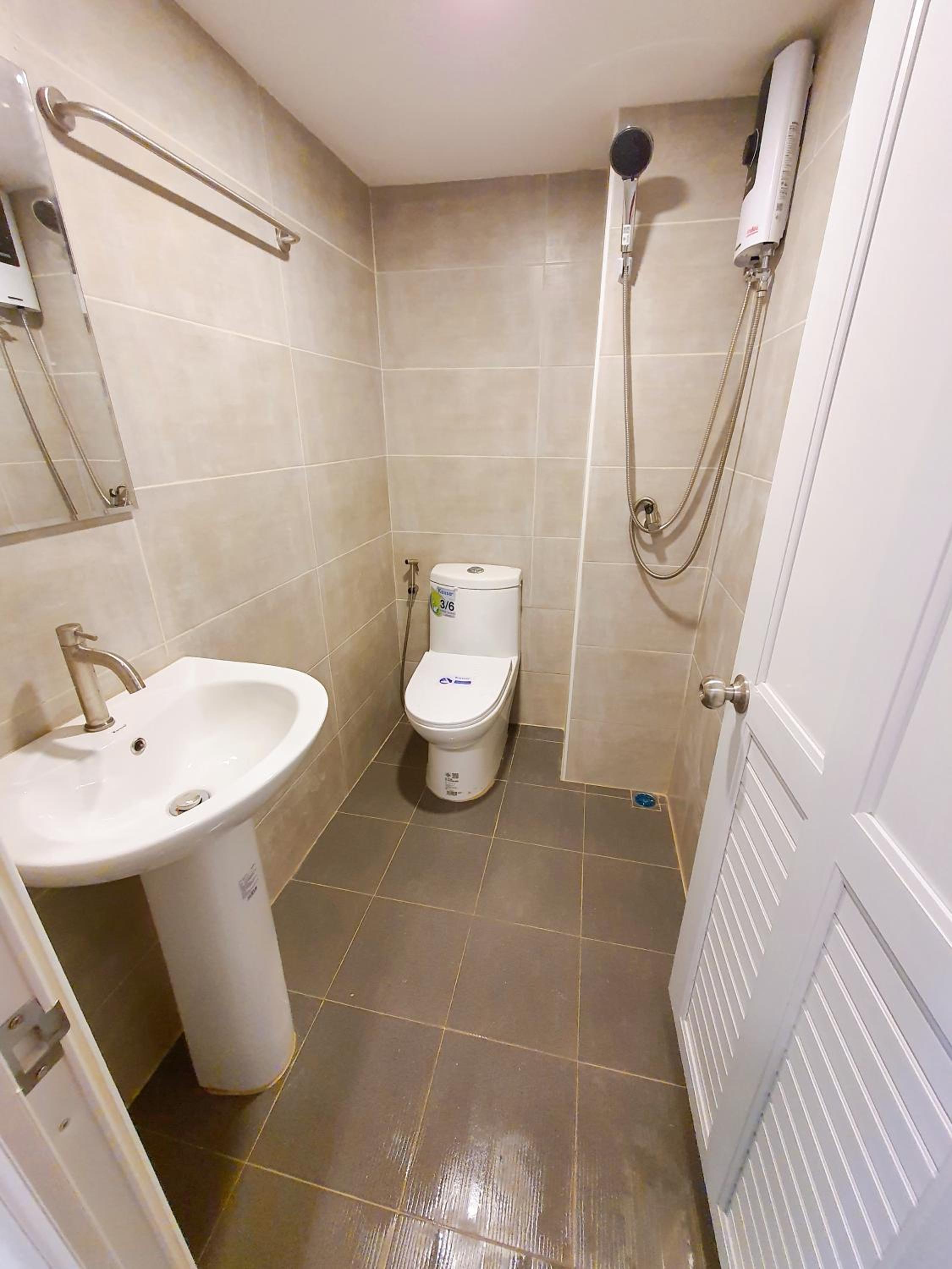 Double Room with Private Bathroom - Photo 1