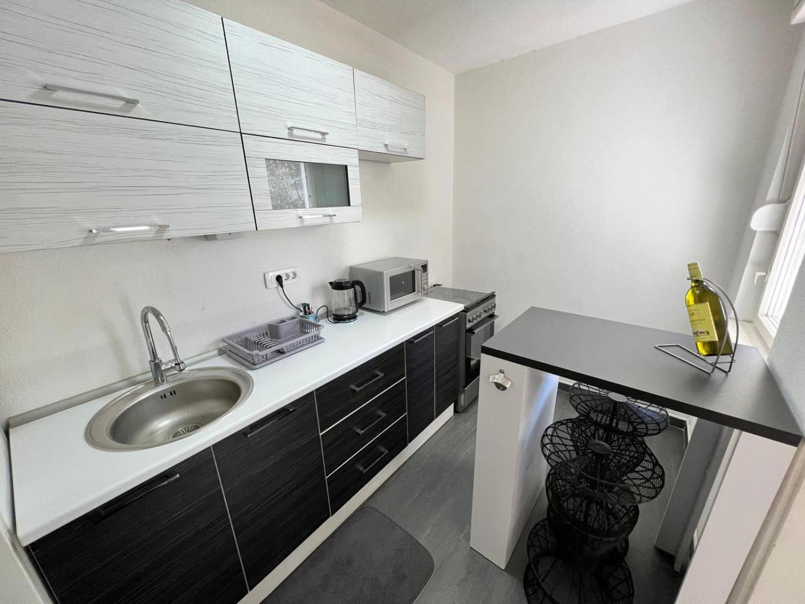 One-Bedroom Apartment photo 2