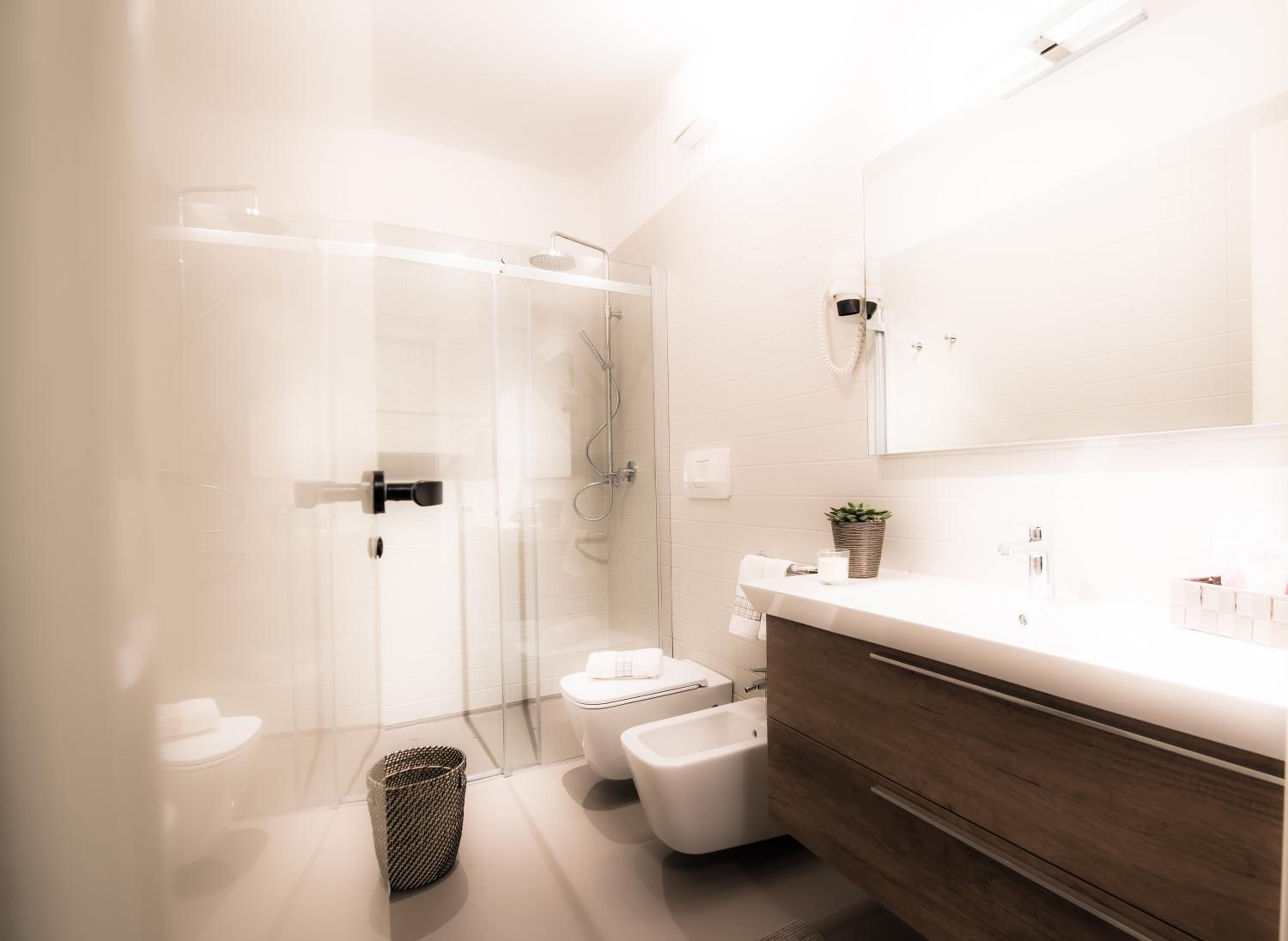 Double or Twin Room - Photo 3
