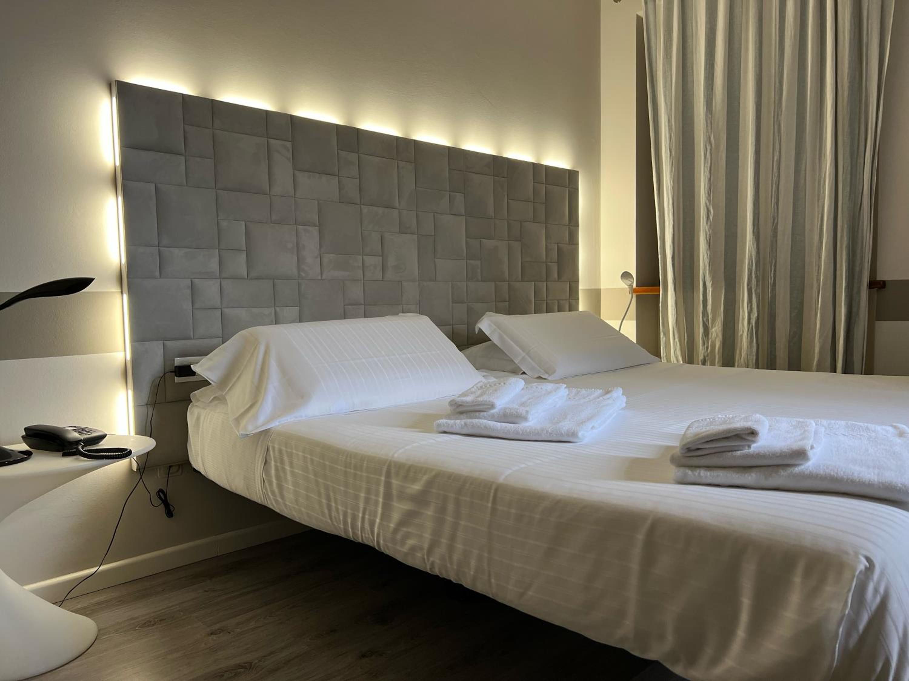 Superior King Room photo 1
