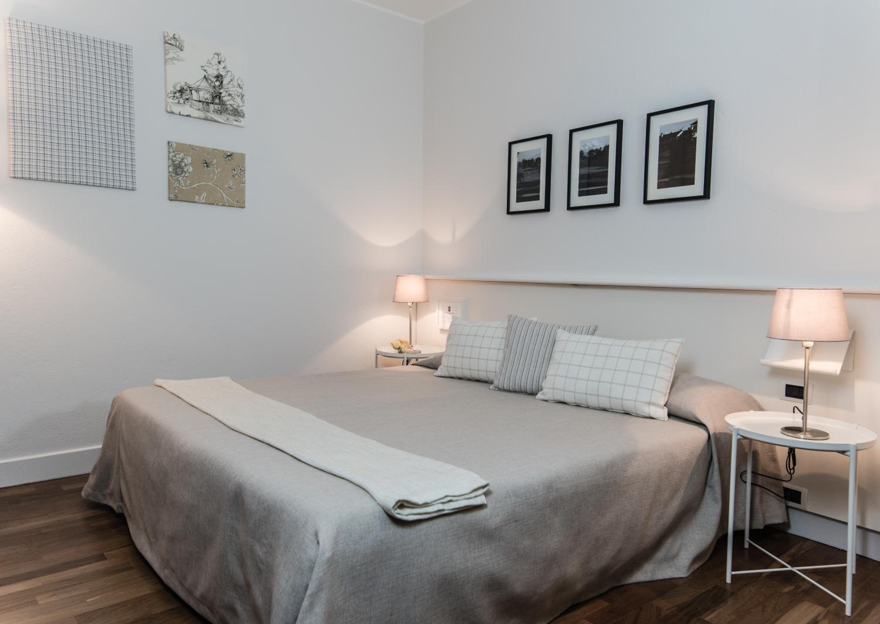 Double or Twin Room - Photo 4