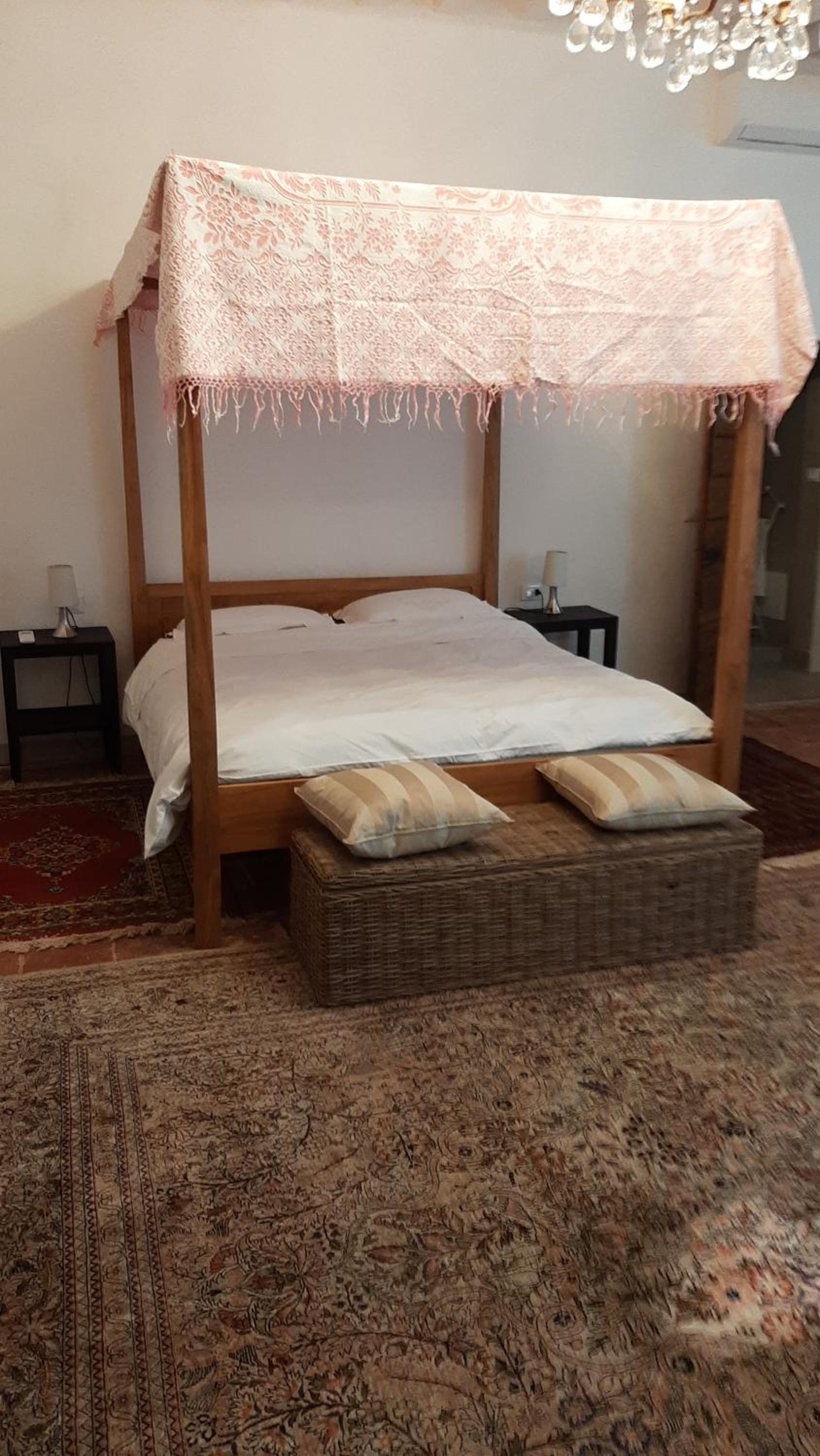 Family Room with Private Bathroom - Photo 2