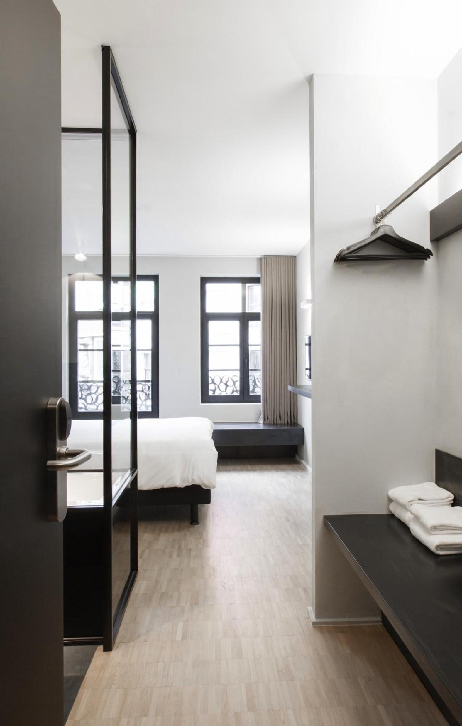 Superior Double Room with bath and Cathedral View - Photo 4