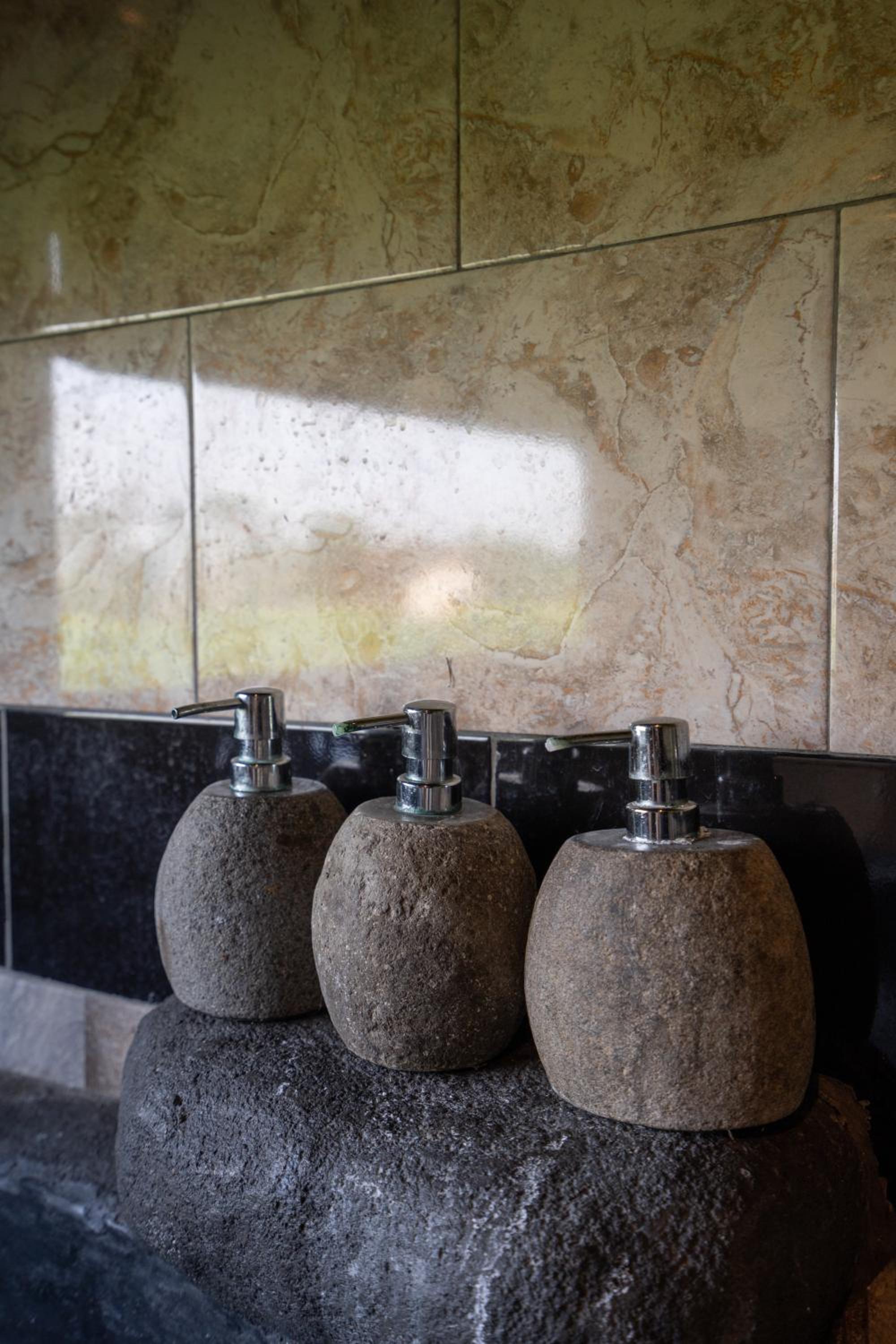 Family Room - Photo 17
