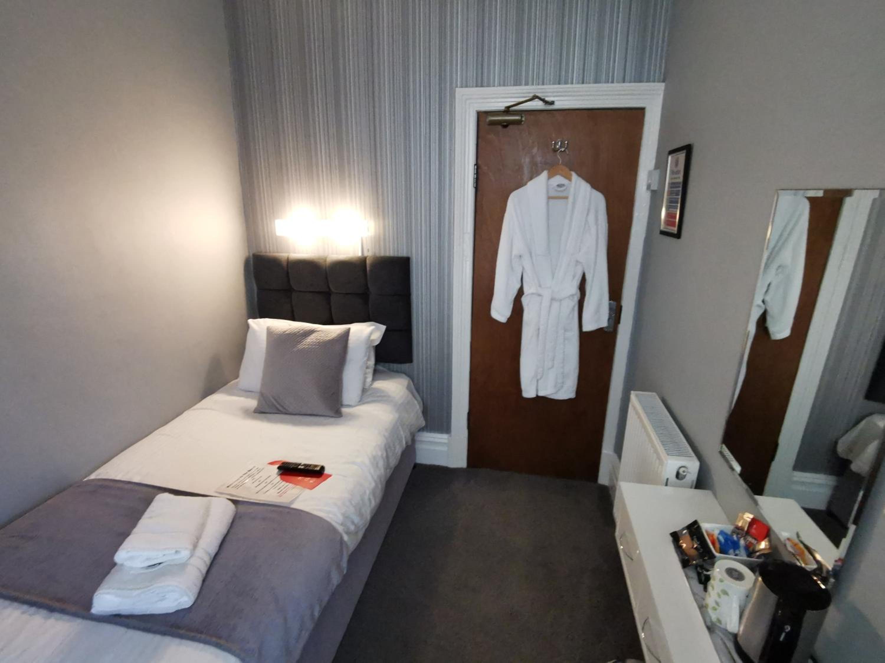 Single Room with Private External Bathroom