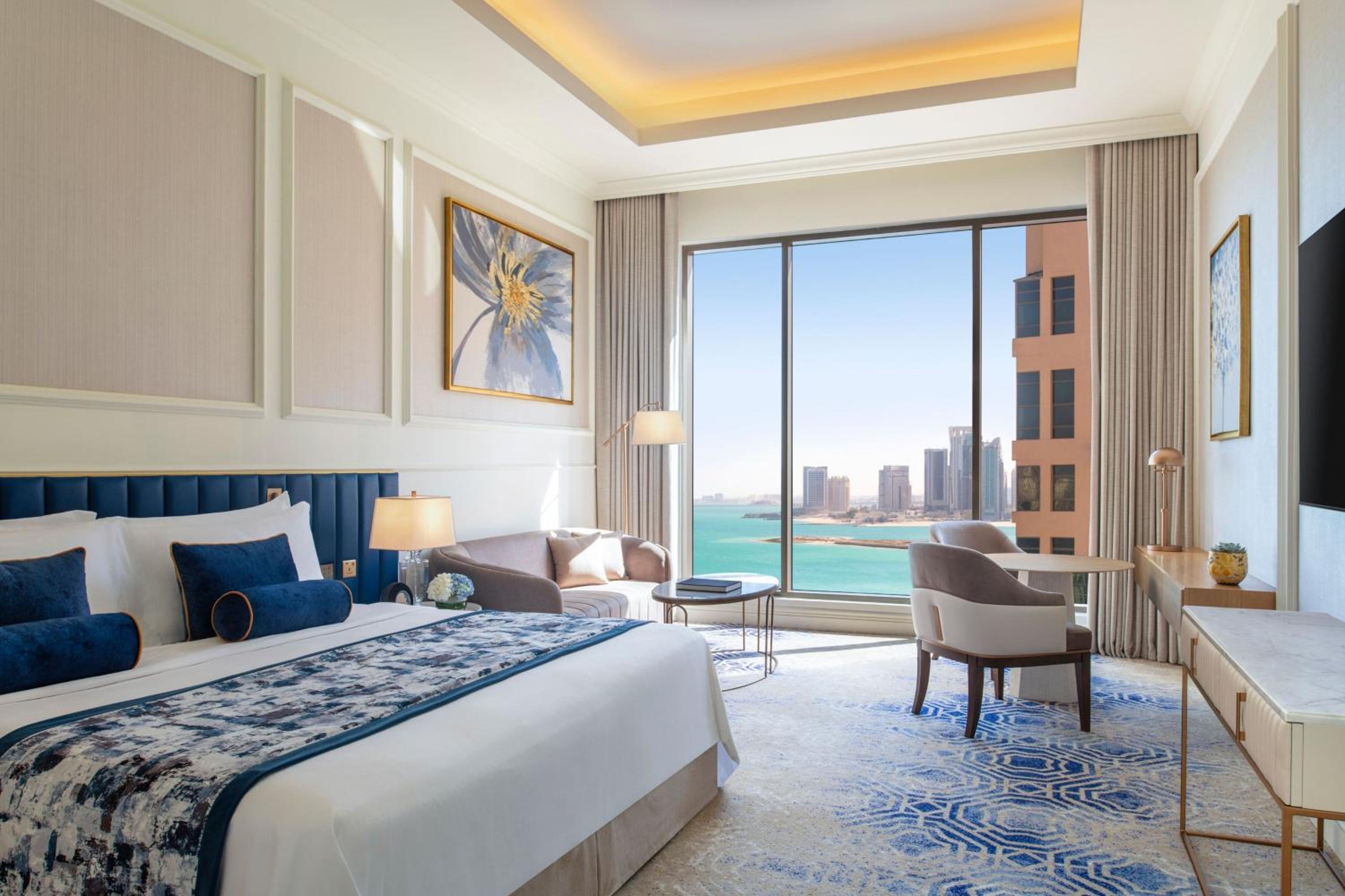 Grand Deluxe, Guest room, 1 King, Sea view - Photo 4