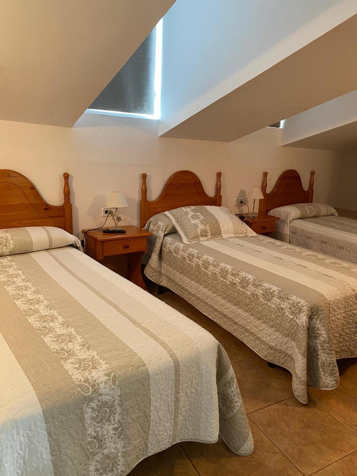Habitación Triple con Baño Privado