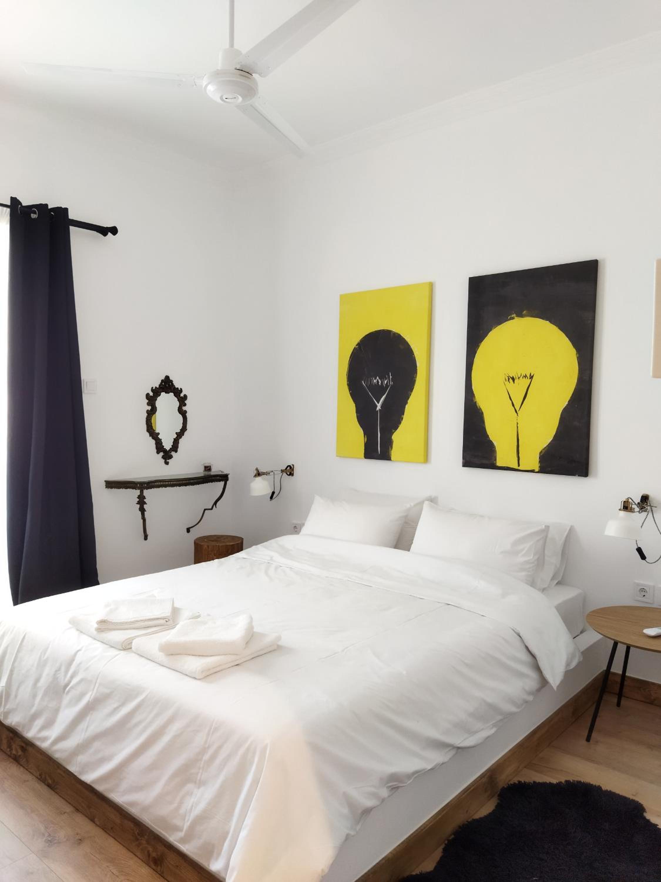 One-Bedroom Apartment - Photo 1