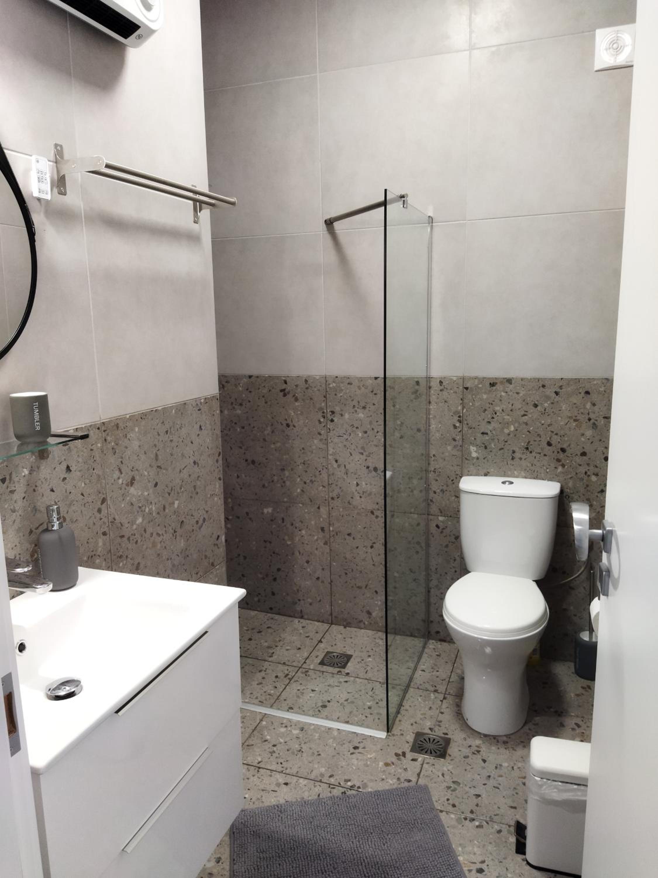One-Bedroom Apartment - Photo 13