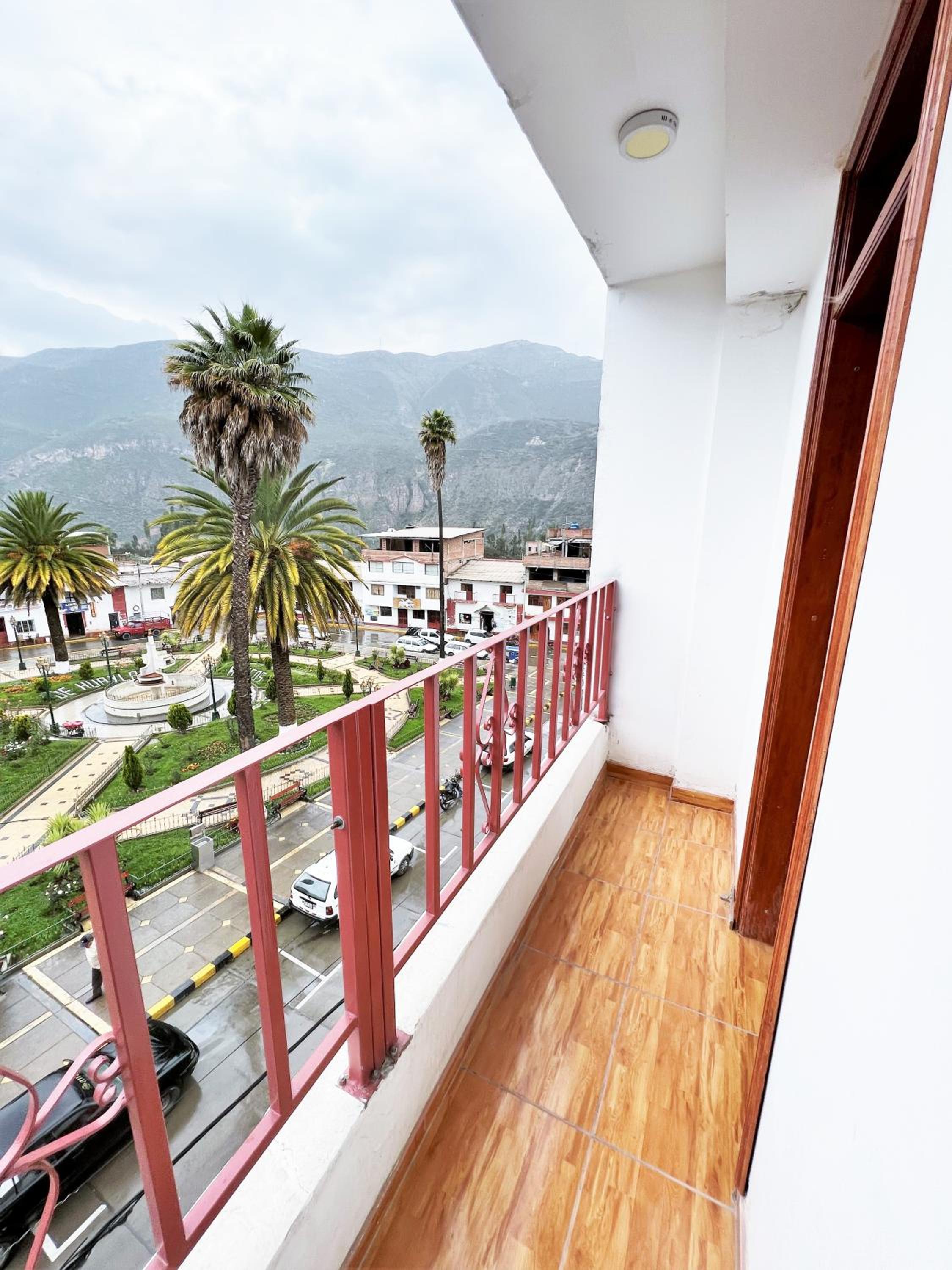 Family Room with Balcony photo 3