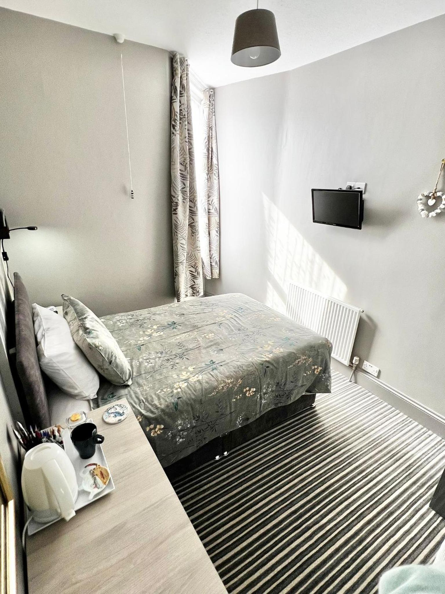 Single Room with Private External Bathroom photo 3
