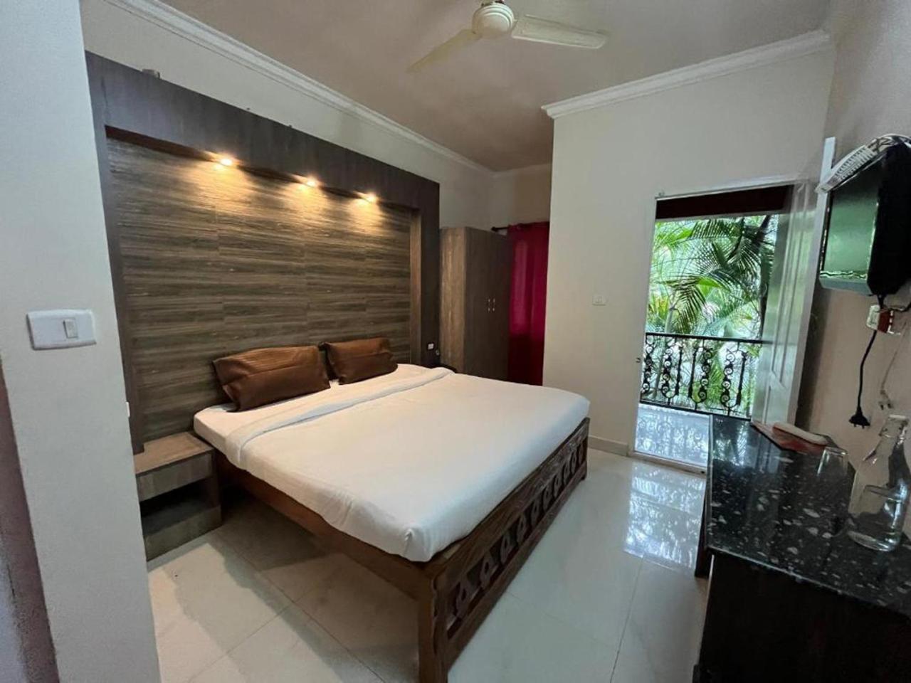Deluxe Room - Photo 4