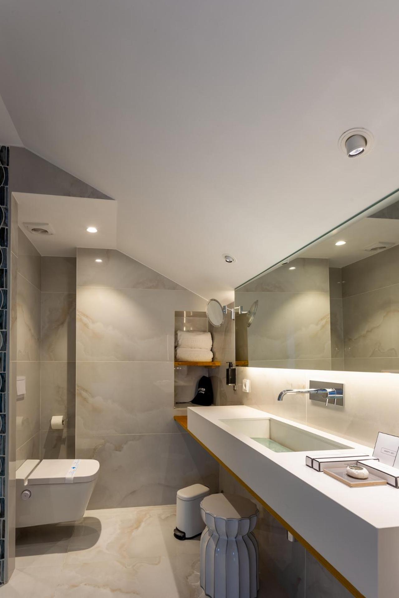 Standard Double or Twin Room with Balcony photo 3