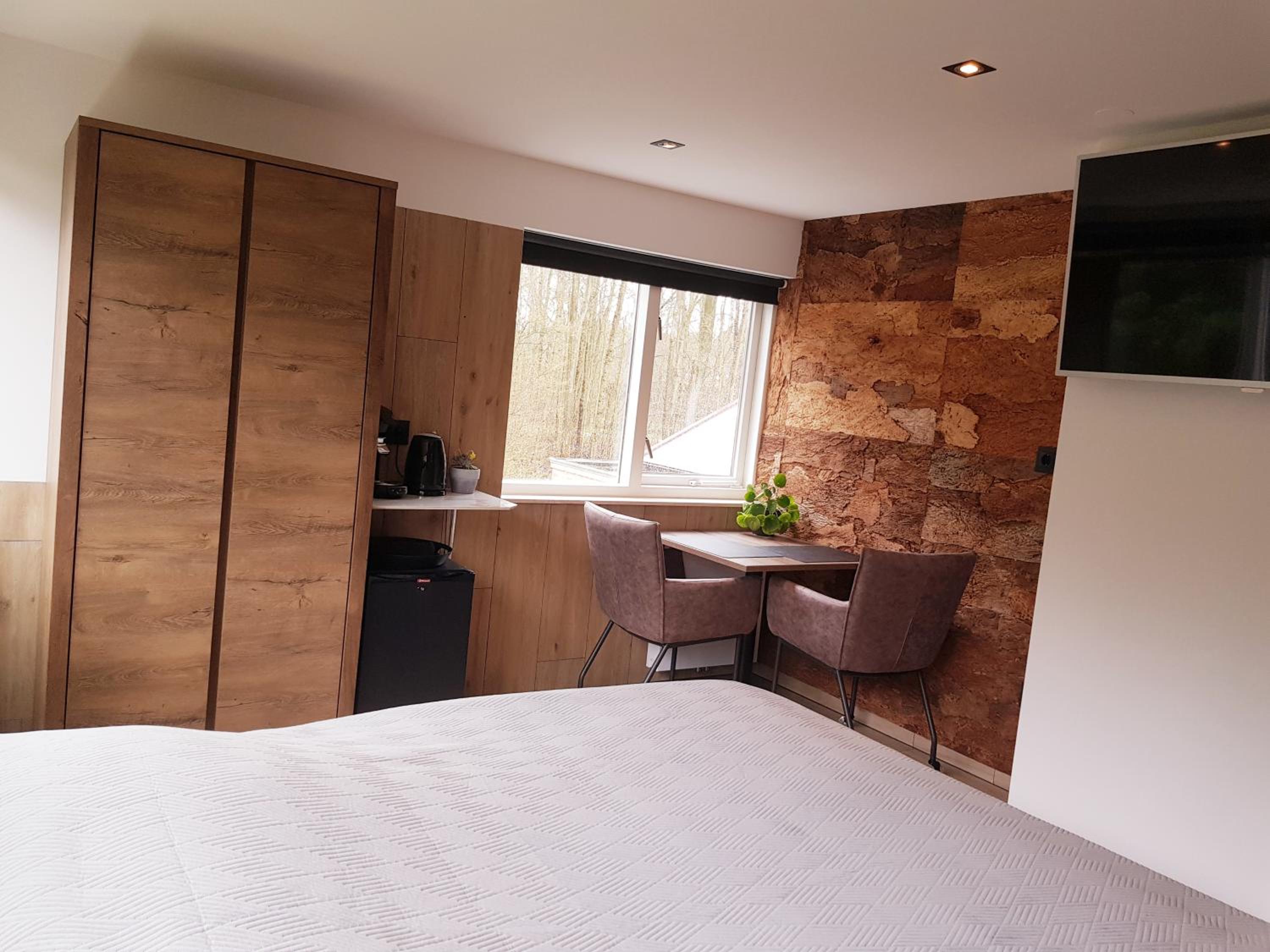 Deluxe King Room photo 1