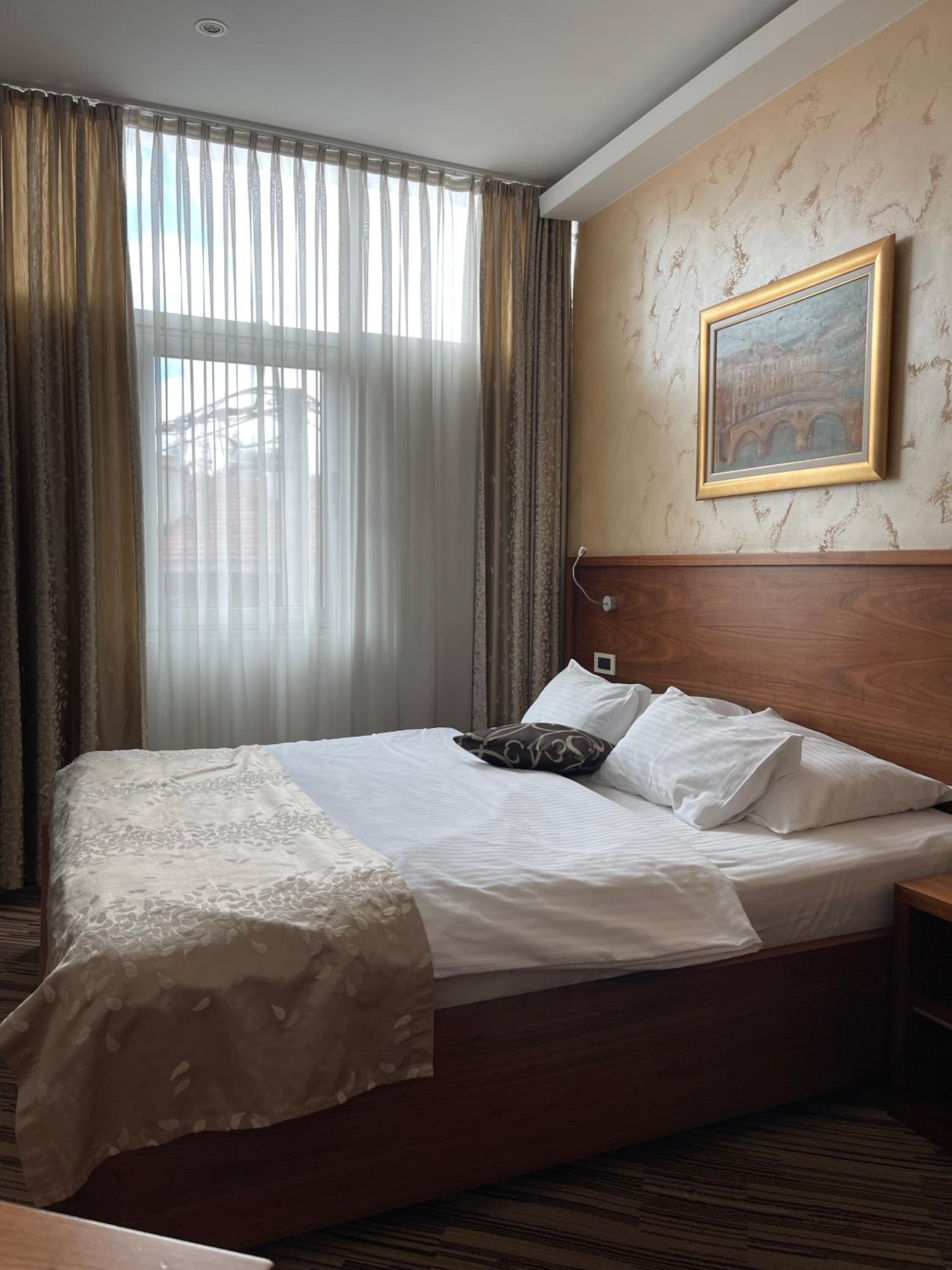 Deluxe Double Room - Photo 2